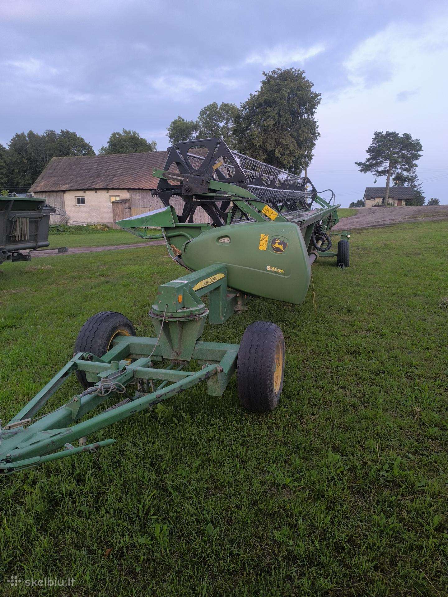 John Deere 9880, combine harvesters