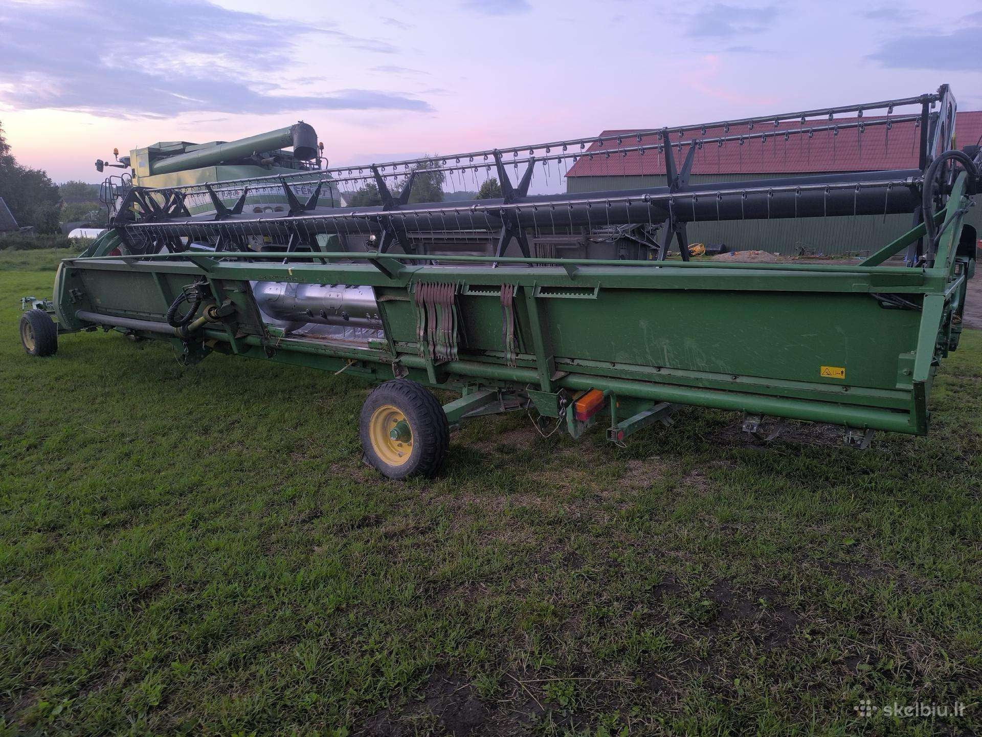 John Deere 9880, combine harvesters