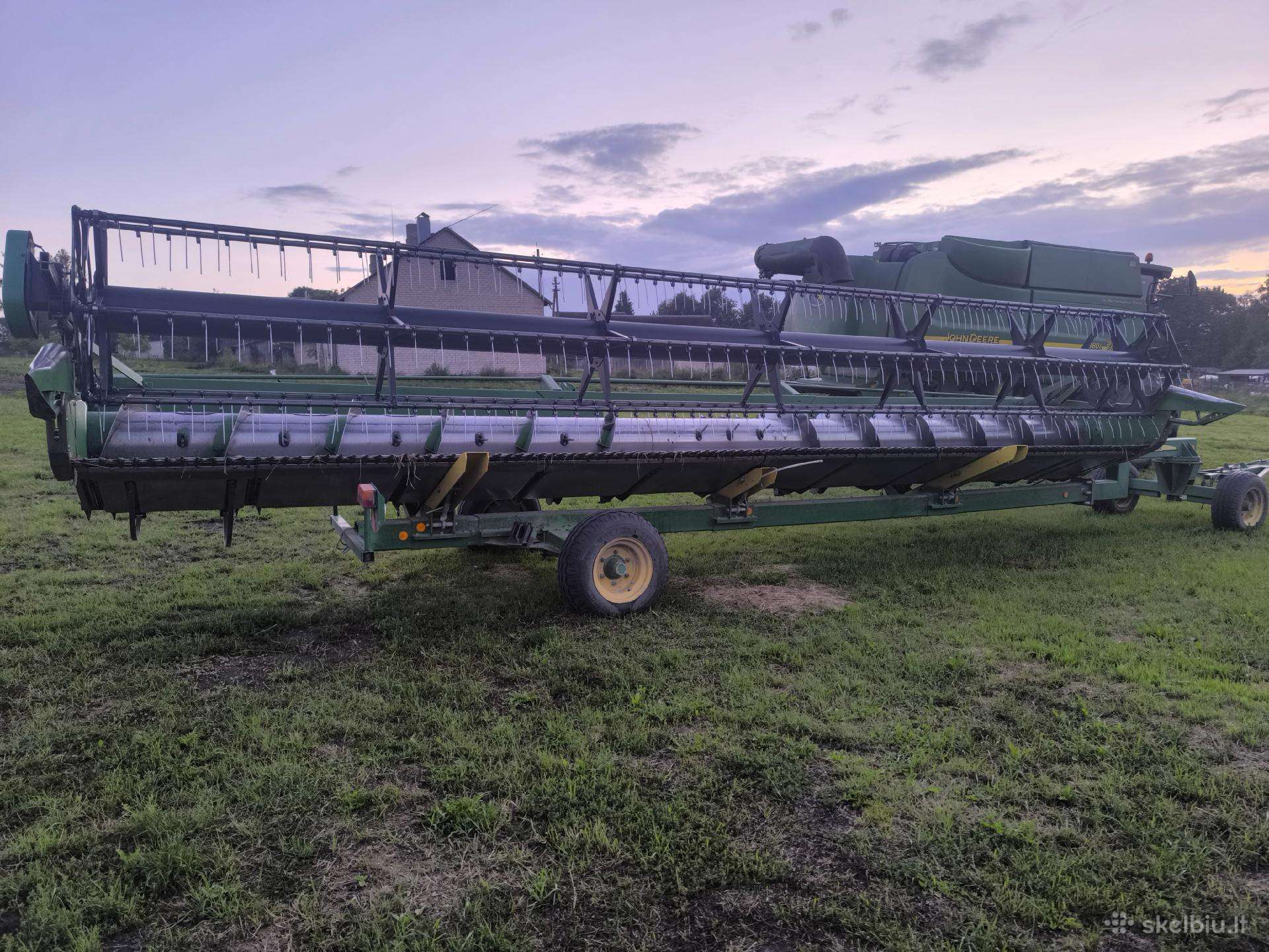 John Deere 9880, combine harvesters