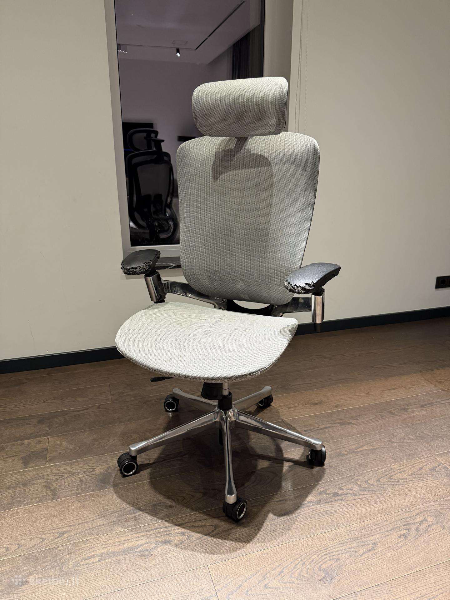 Ergonomine biuro kede