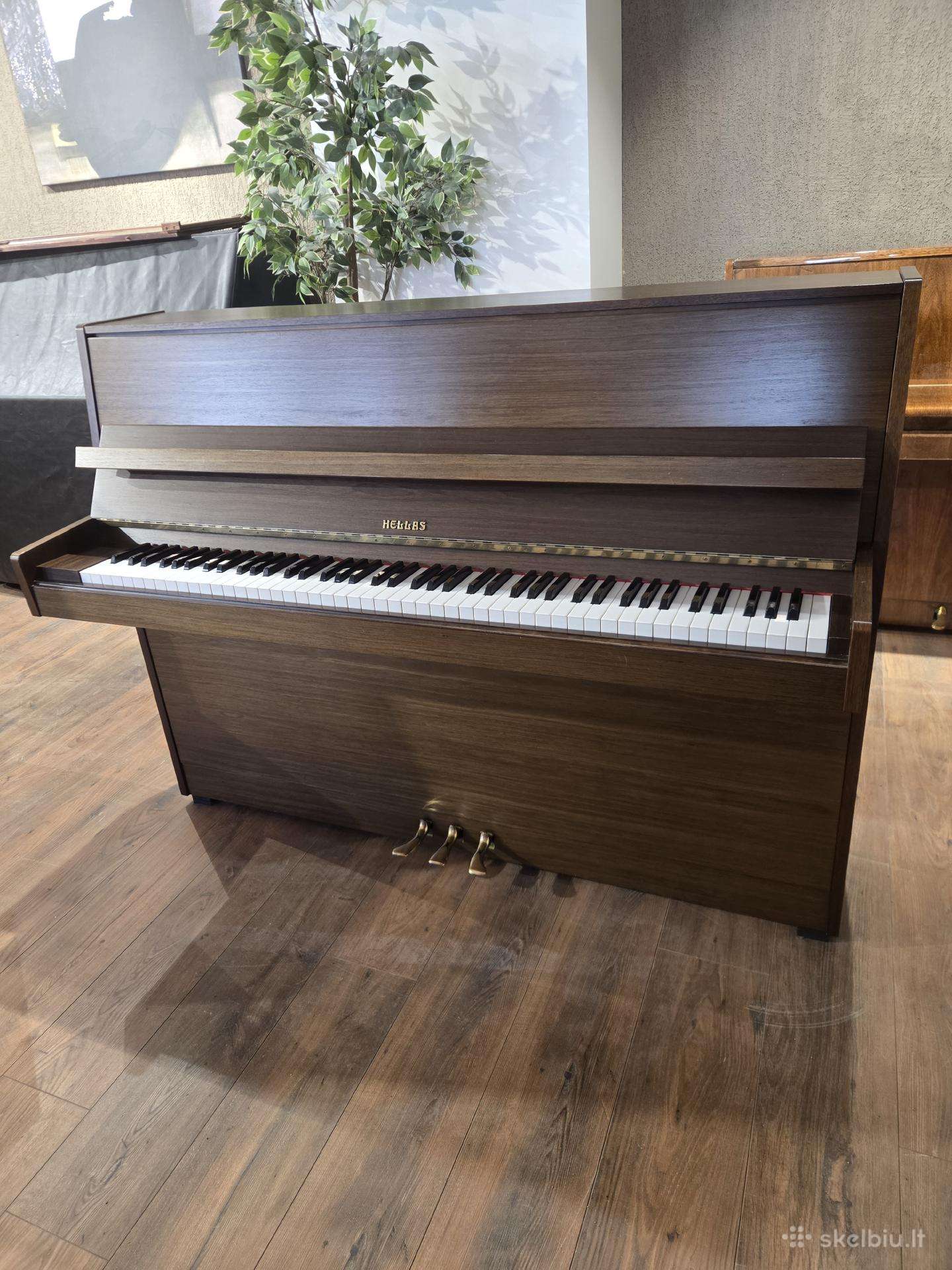 Pianinas Hellas - Saito japoniška mechanika.