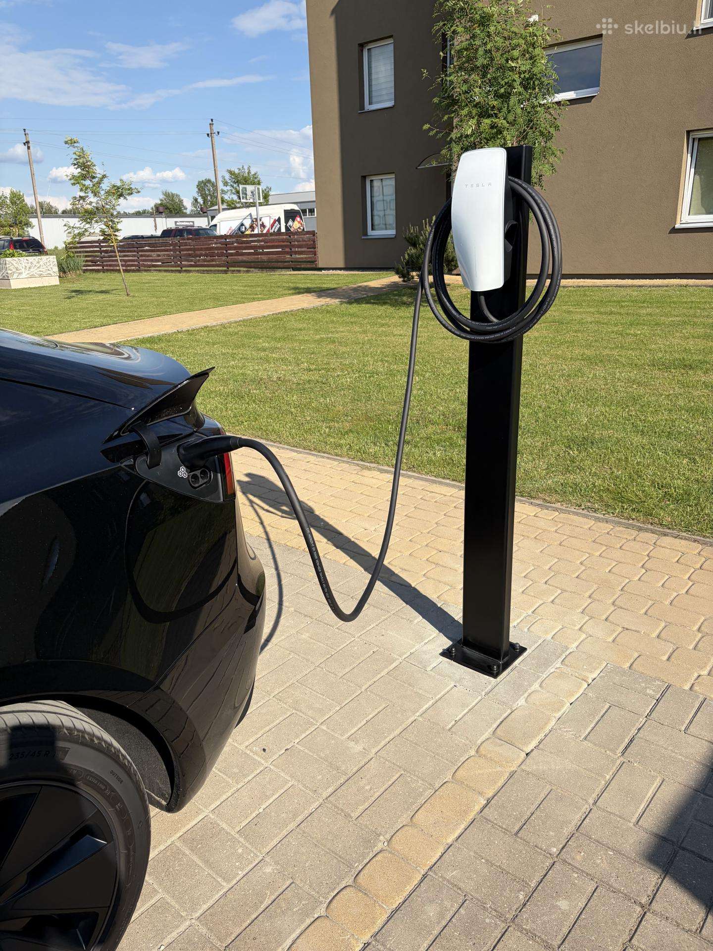 Elektromobilių įkrovimo stotelės ir montavimas
