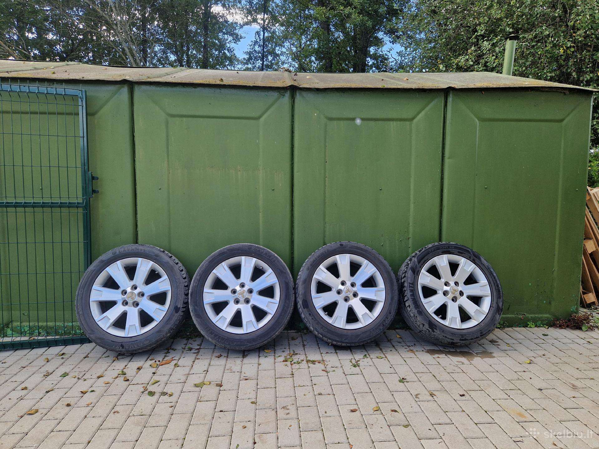 Originalus lieti ratlankiai su padangom