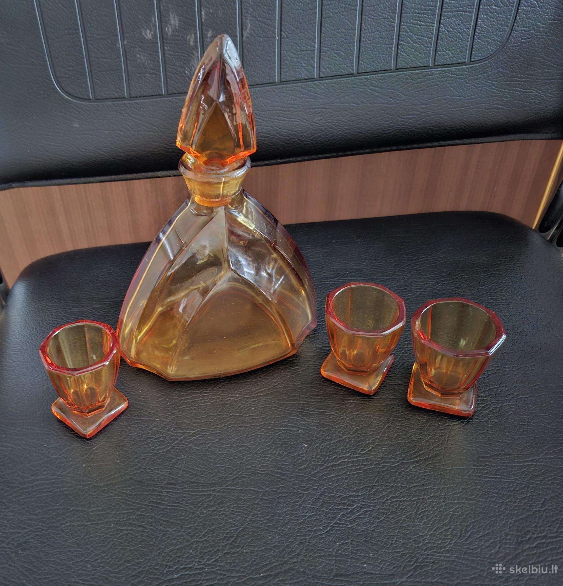 Antikvarinis Art Deco Grafinas Su Taurelem