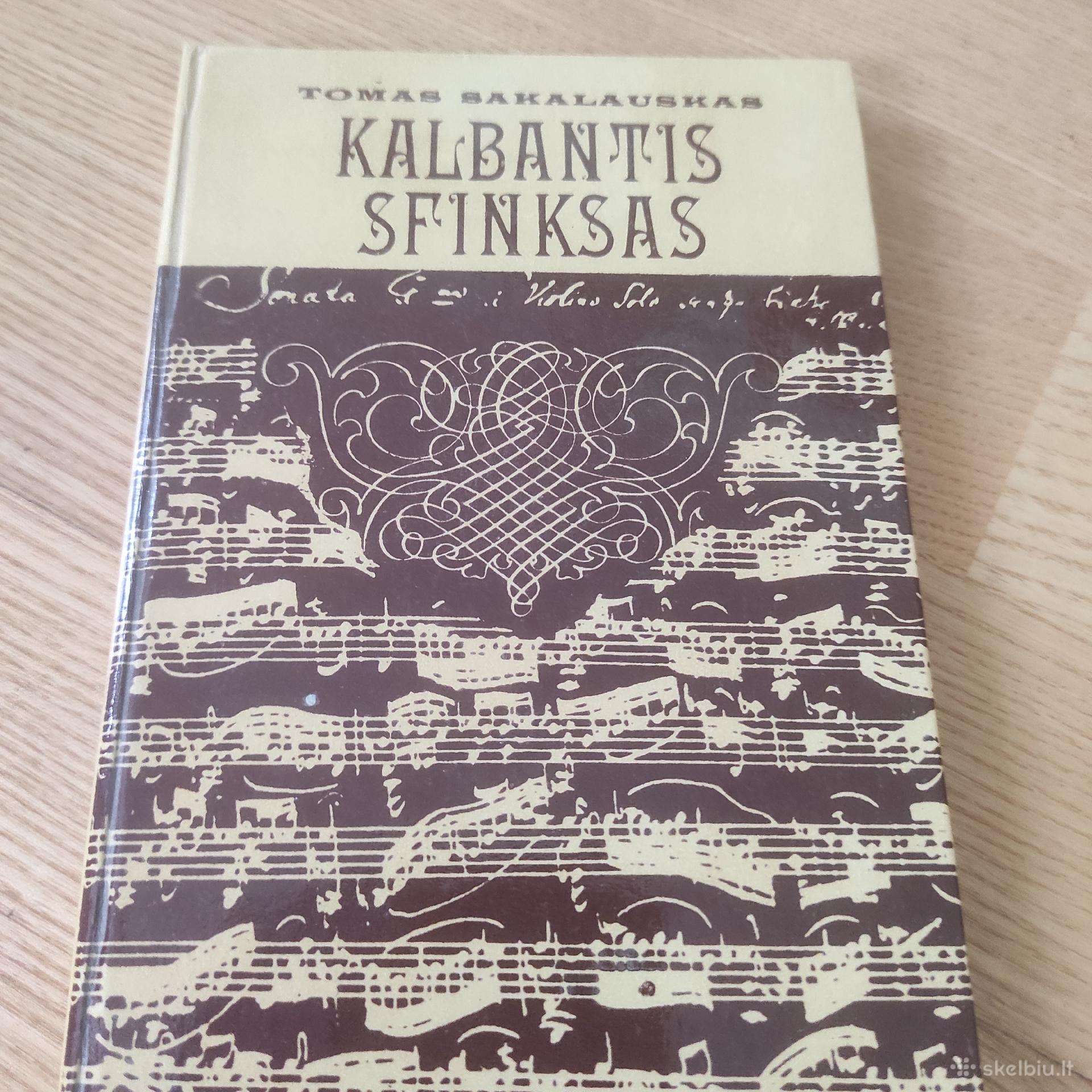 Knyga Kalbantis sfinksas