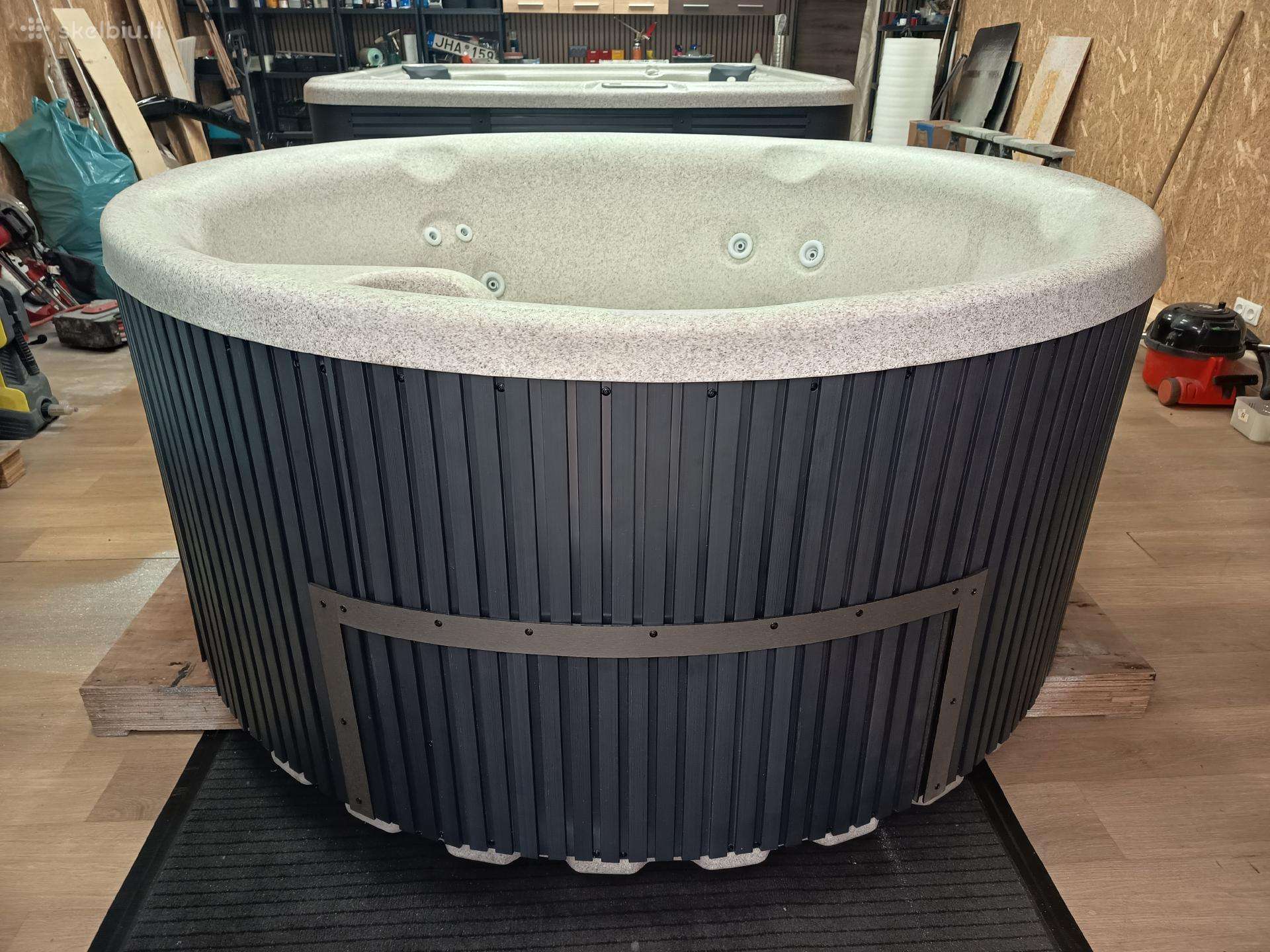 Lauko sūkurinė vonia jacuzzi