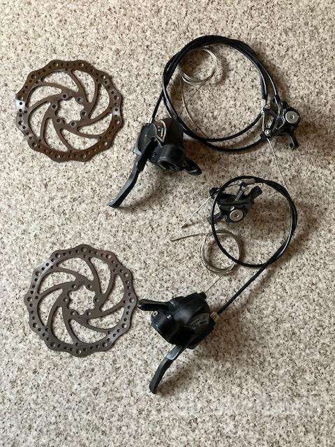 Shimano 3x8 kombinuotos rankenos + 160mm stabdziai
