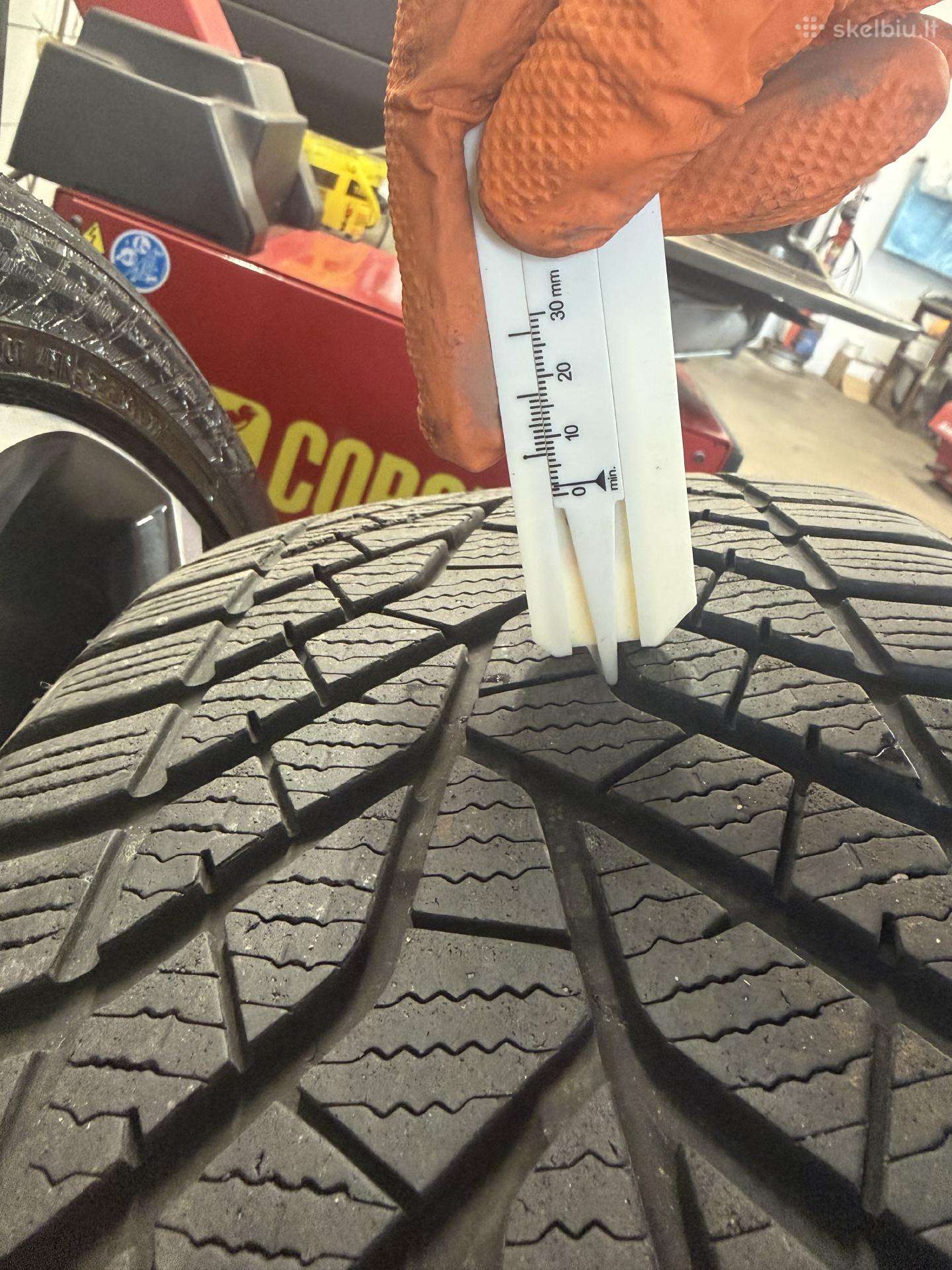Parduodu žiemines Yokohama 225/50r18 (2vnt)