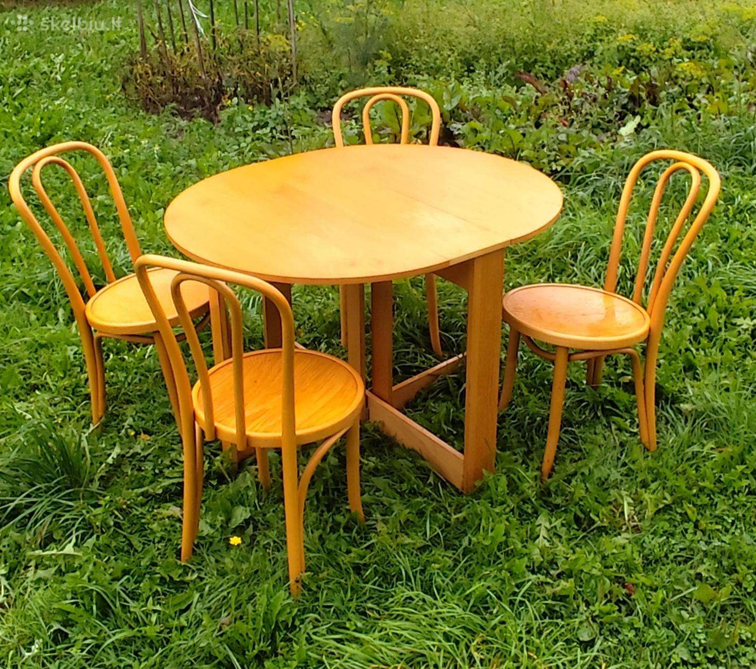 Vienos kėdės (Thonet Nr. 18 stiliaus) + stalas