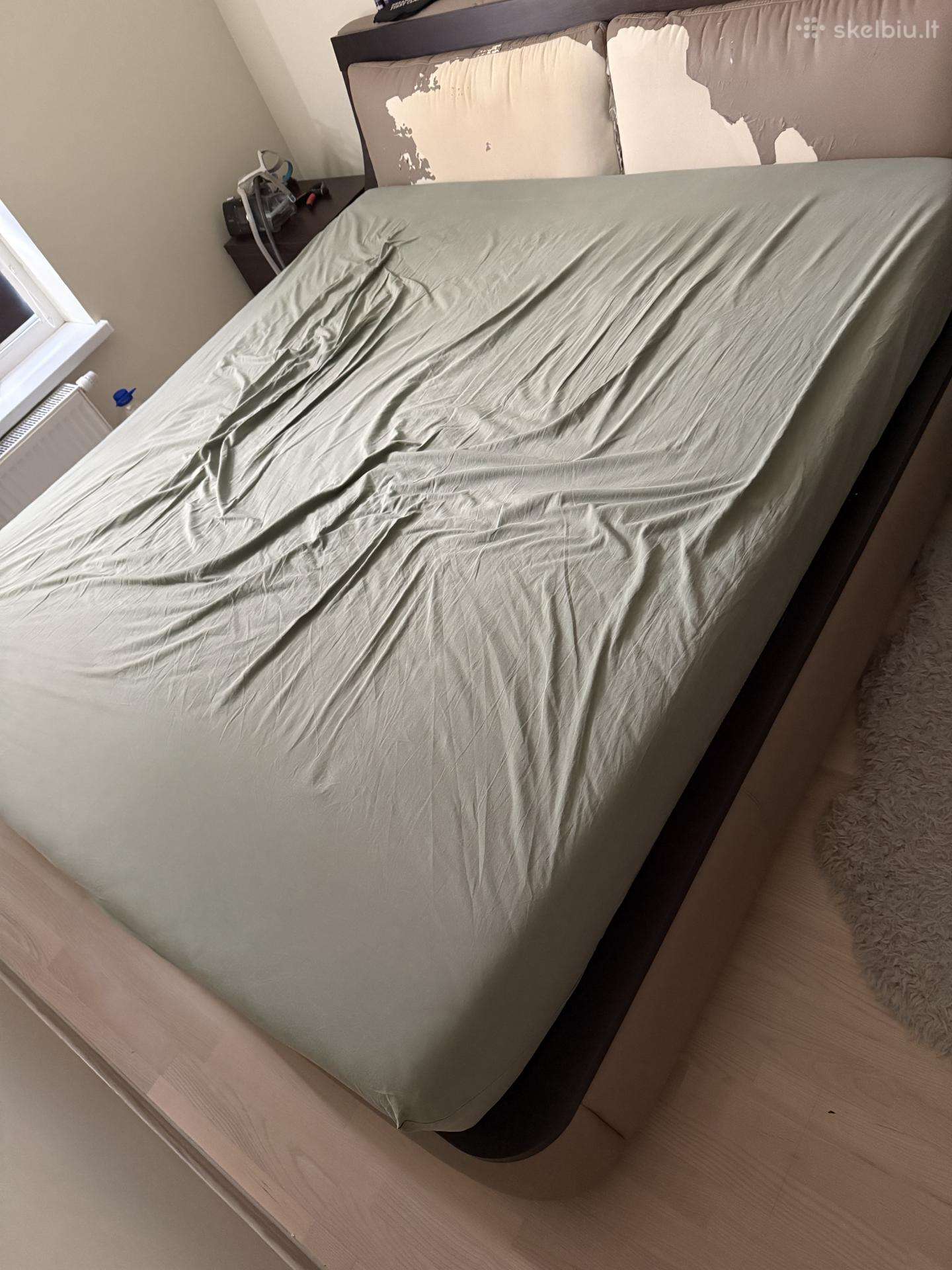 Lova 180x200 nemokamai
