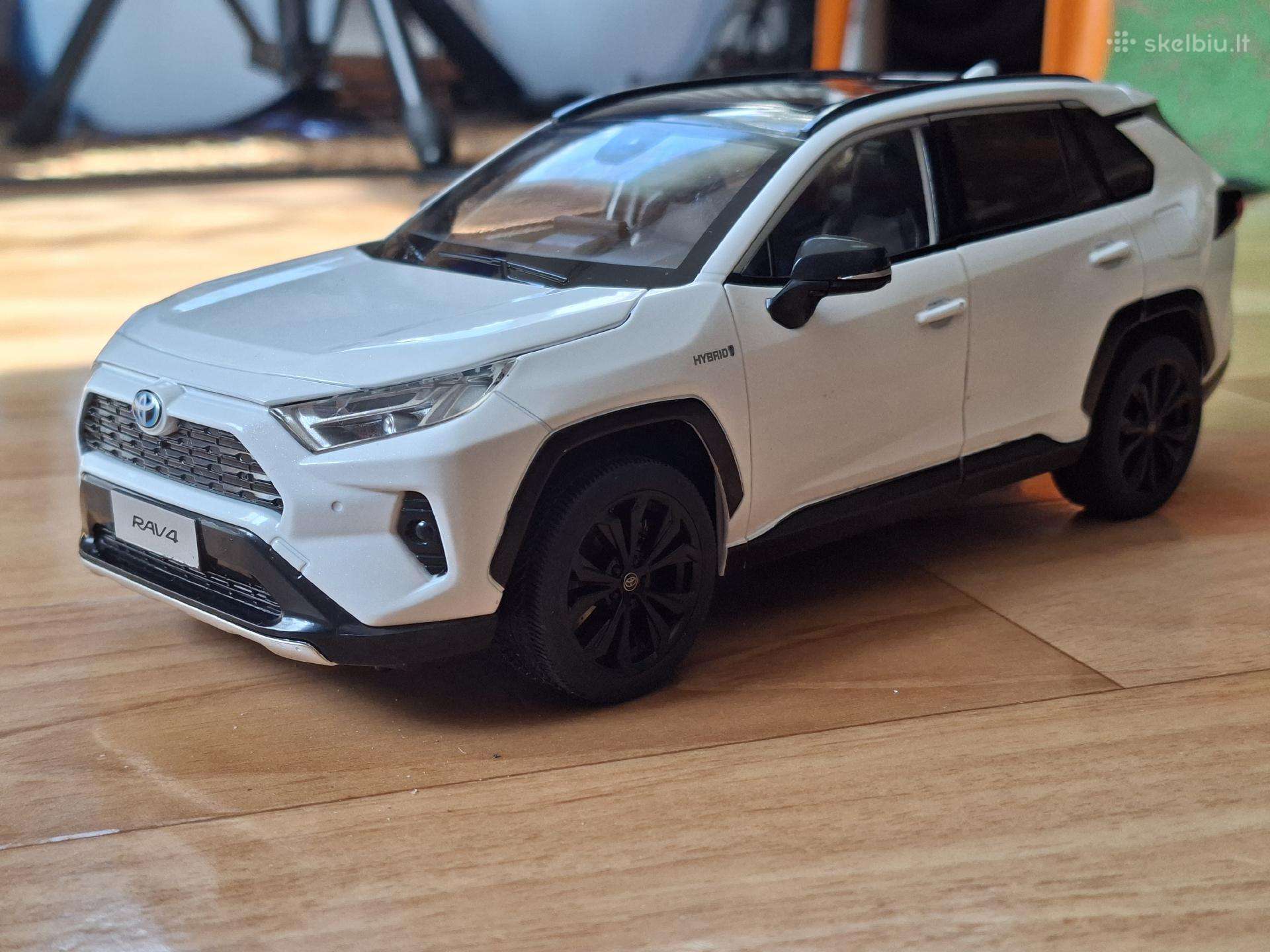 1:18 Toyota Rav4