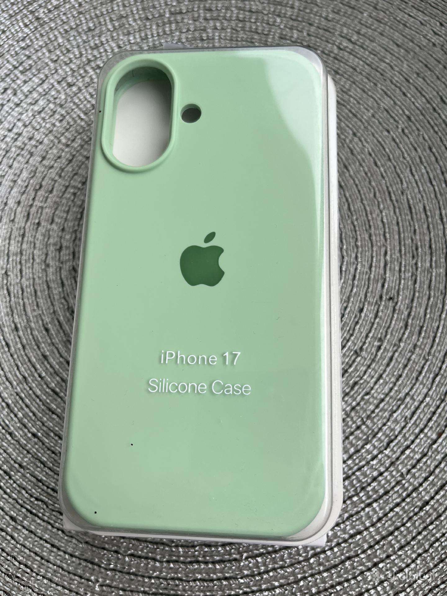 iPhone 17 dėklai