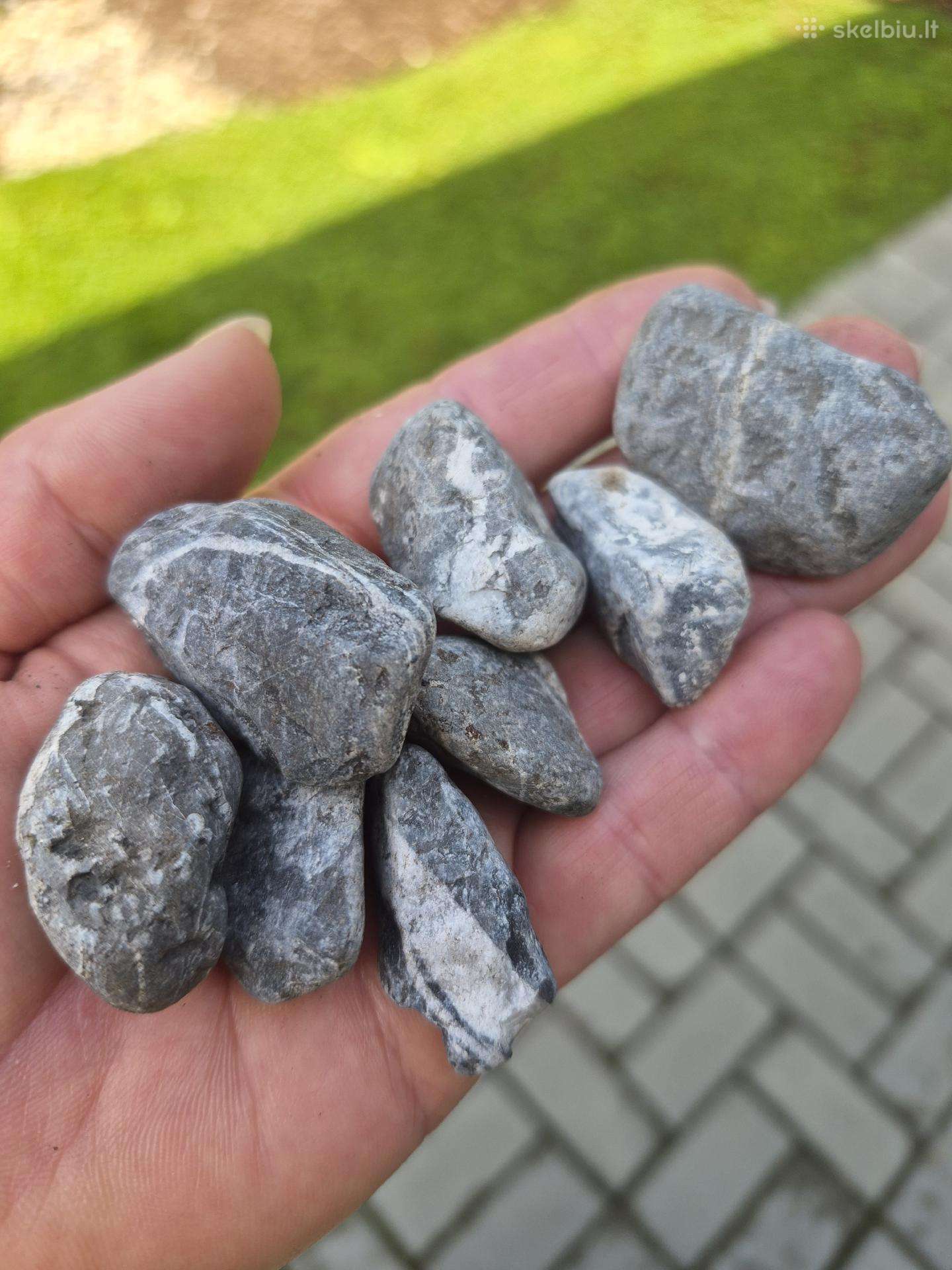 Parduodu glūdintus Bardi akmenukus