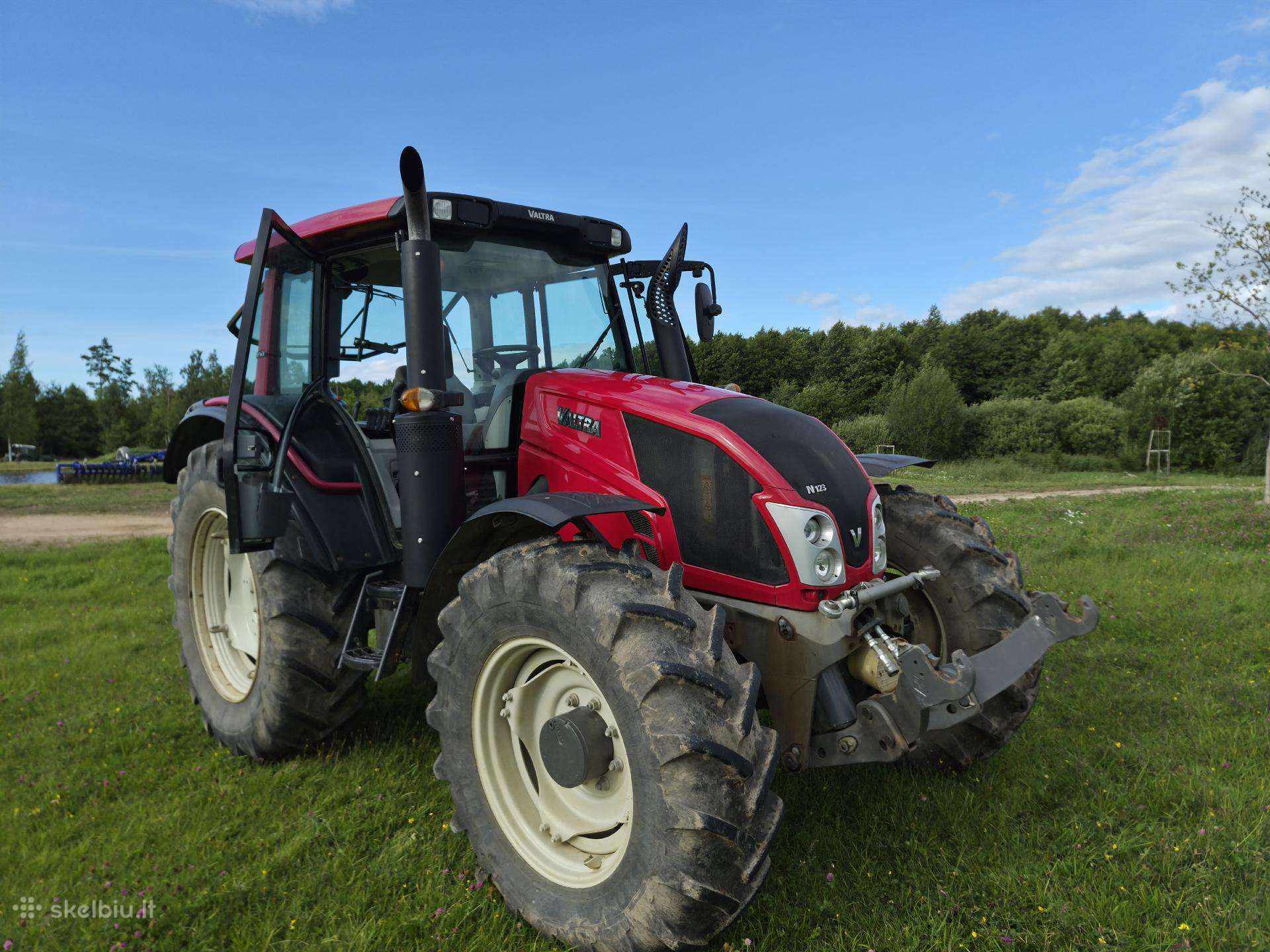 Valtra N 123 H