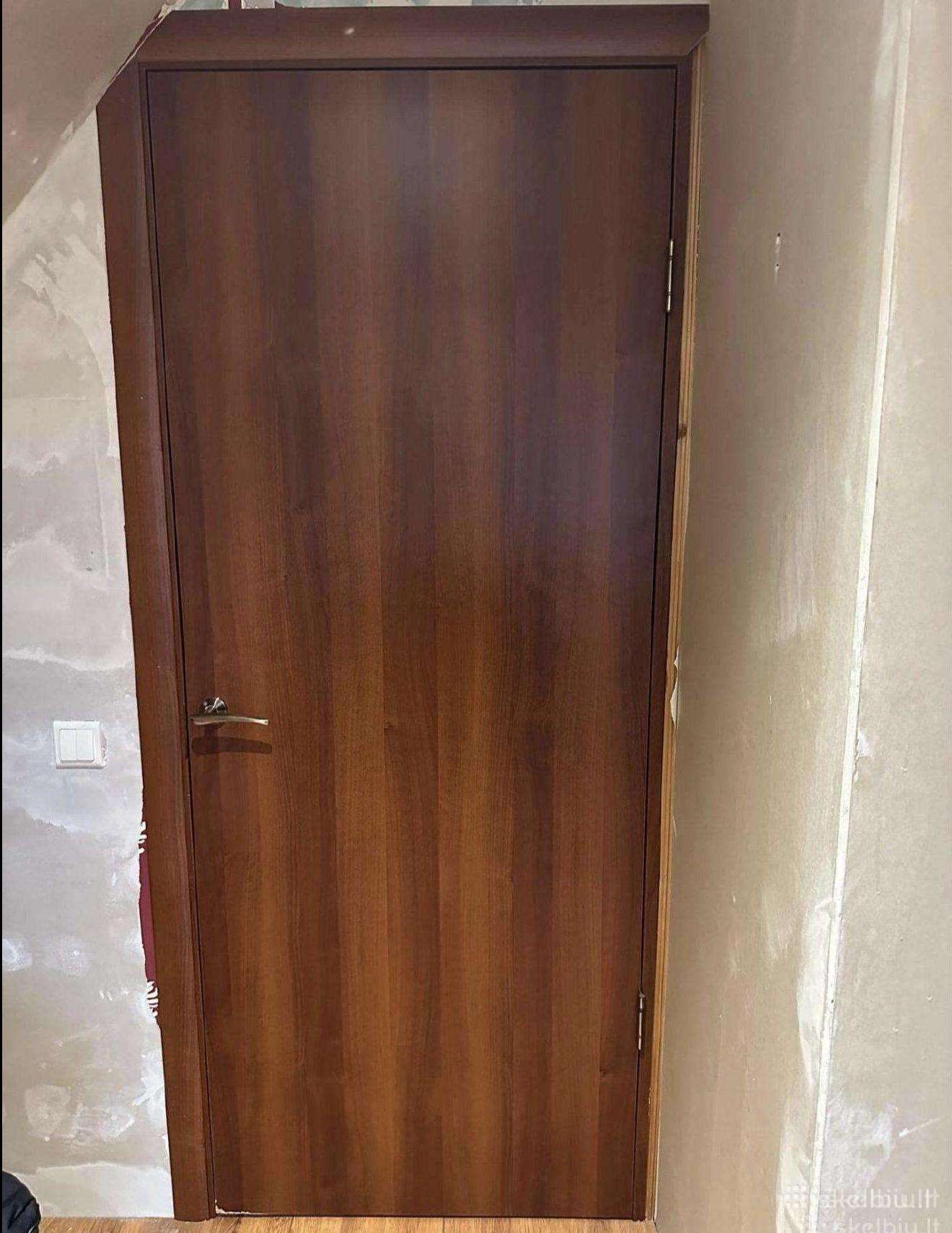 Vidaus durys su staktomis