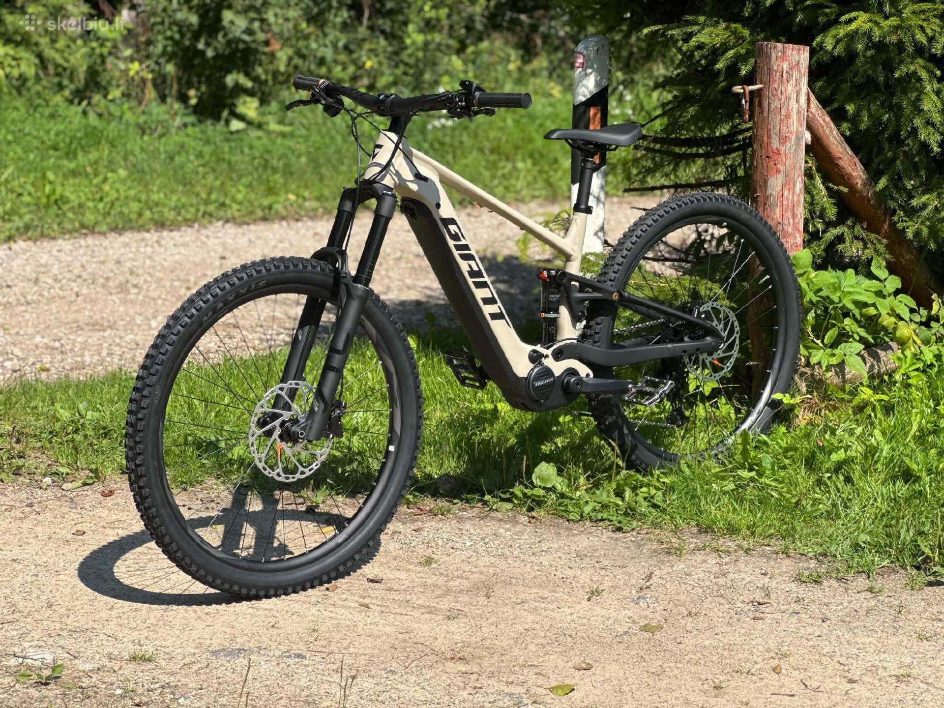 Giant Stance E+ 1 elektrinis kalnų full MTB