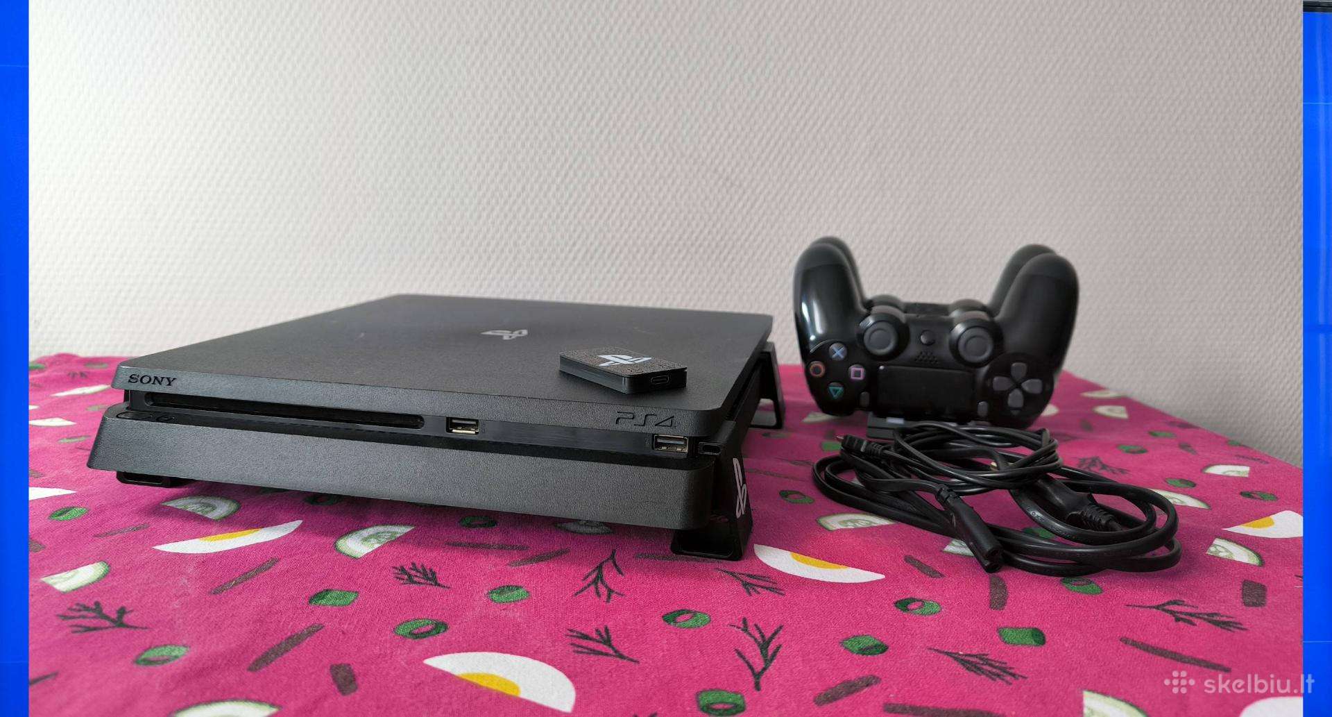 Playstation 4 su daug žaidimų. 12.50