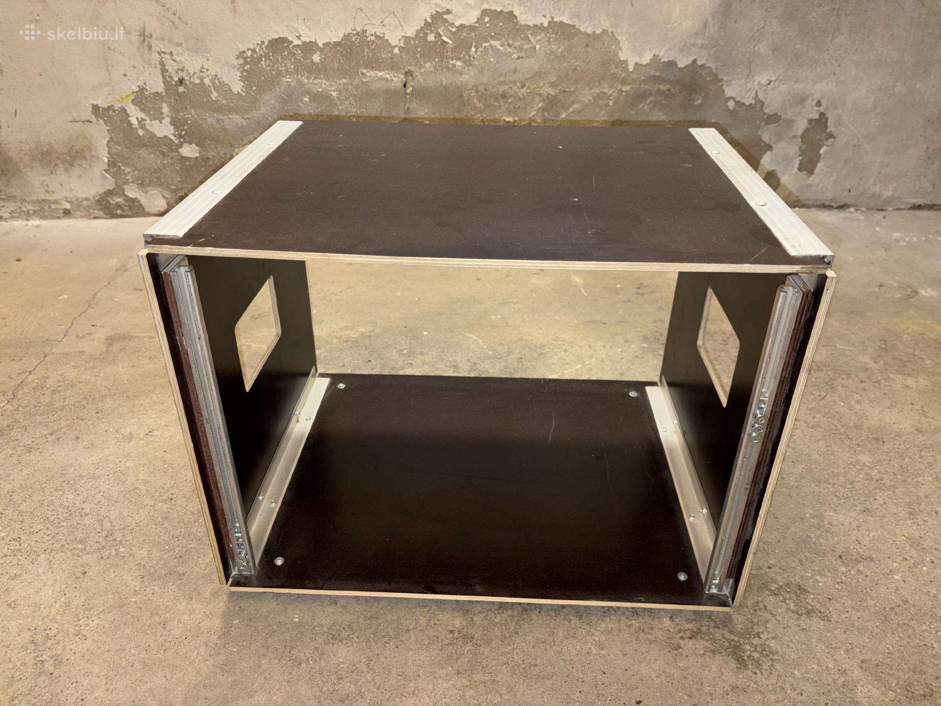 Rackmount dėžė