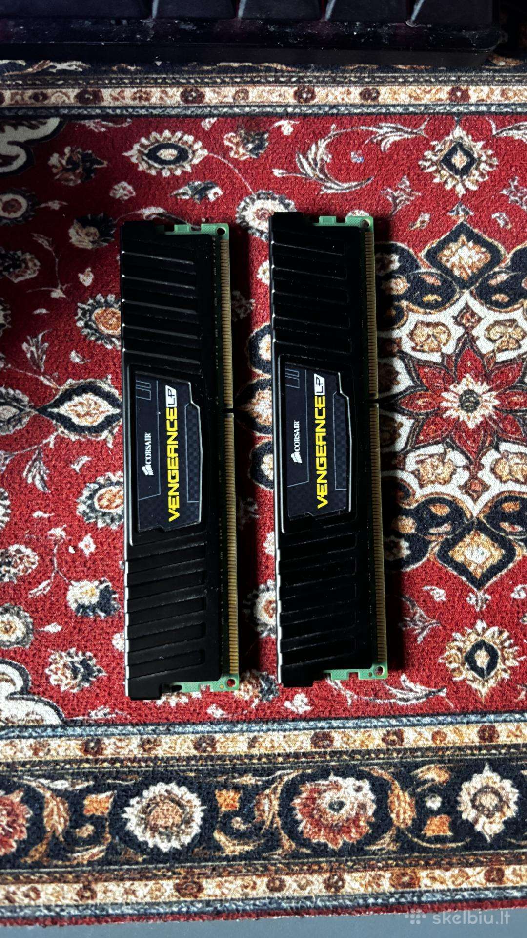Parduodama Ddr3 Corsair 1600mhz (2x4)