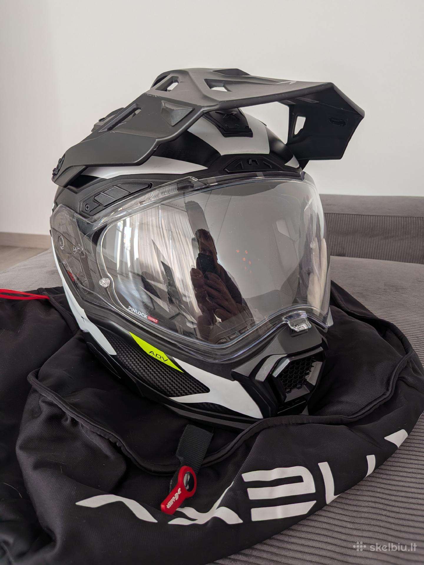 Nexx X.wed 3 Keyo Carbon ir Shoei Hornet DS šalmai