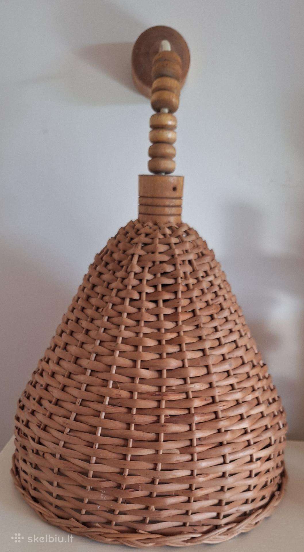Šviestuvas pintas iš vytelių