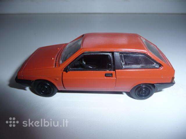 Auto modeliukas Lada vaz 2108 - 2109 1:43