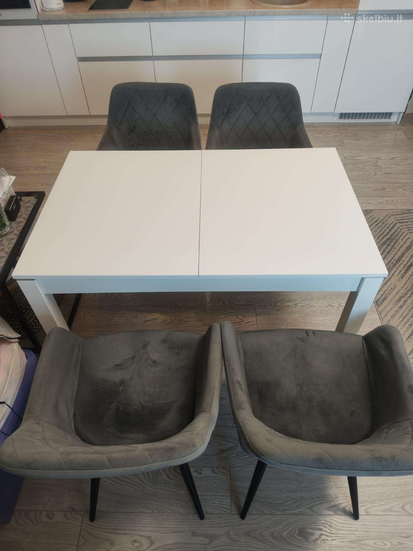 Parduodamos 4 valgomojo kėdės (foteliukai)