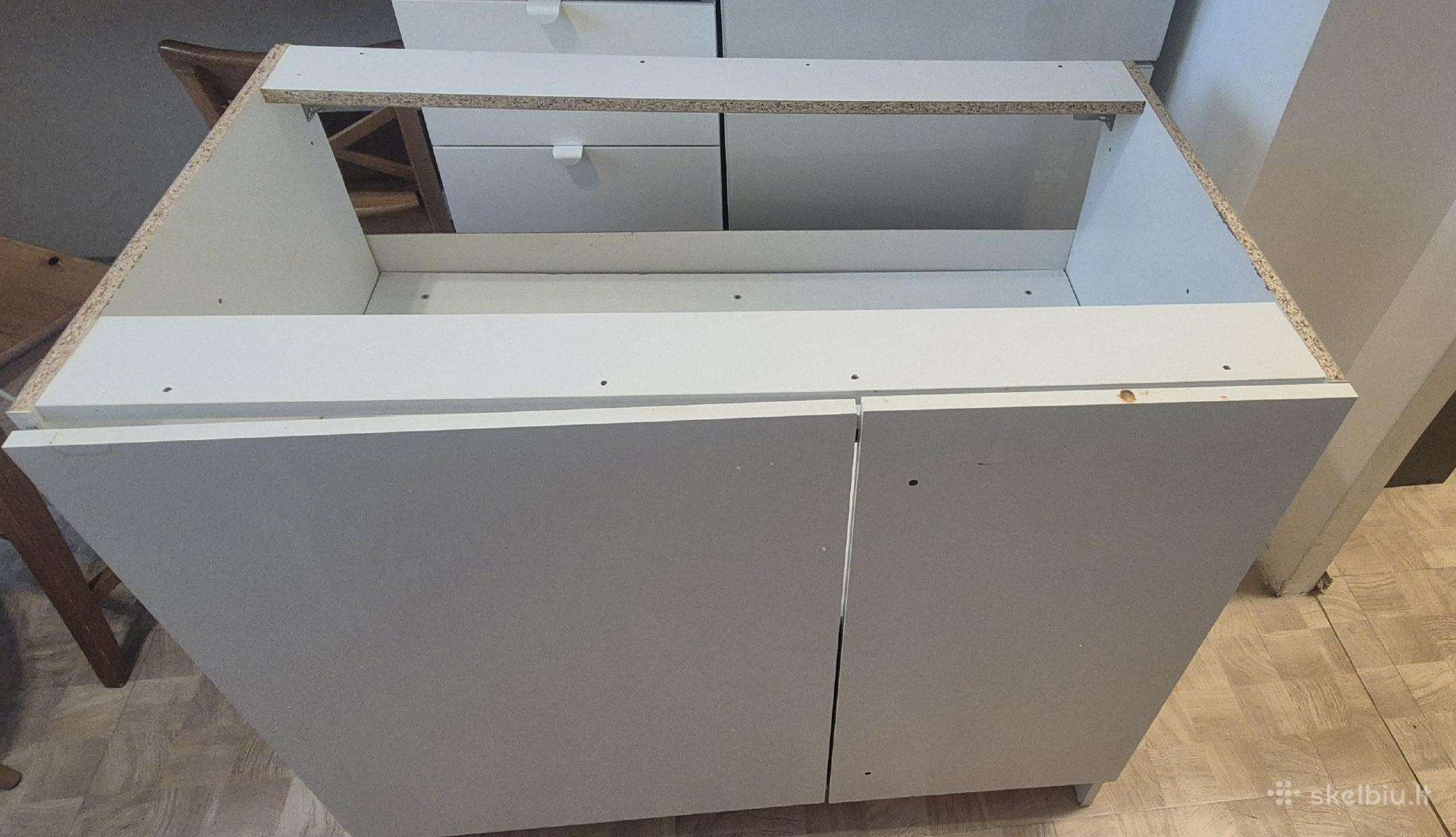 Atiduodu ikea spintelę