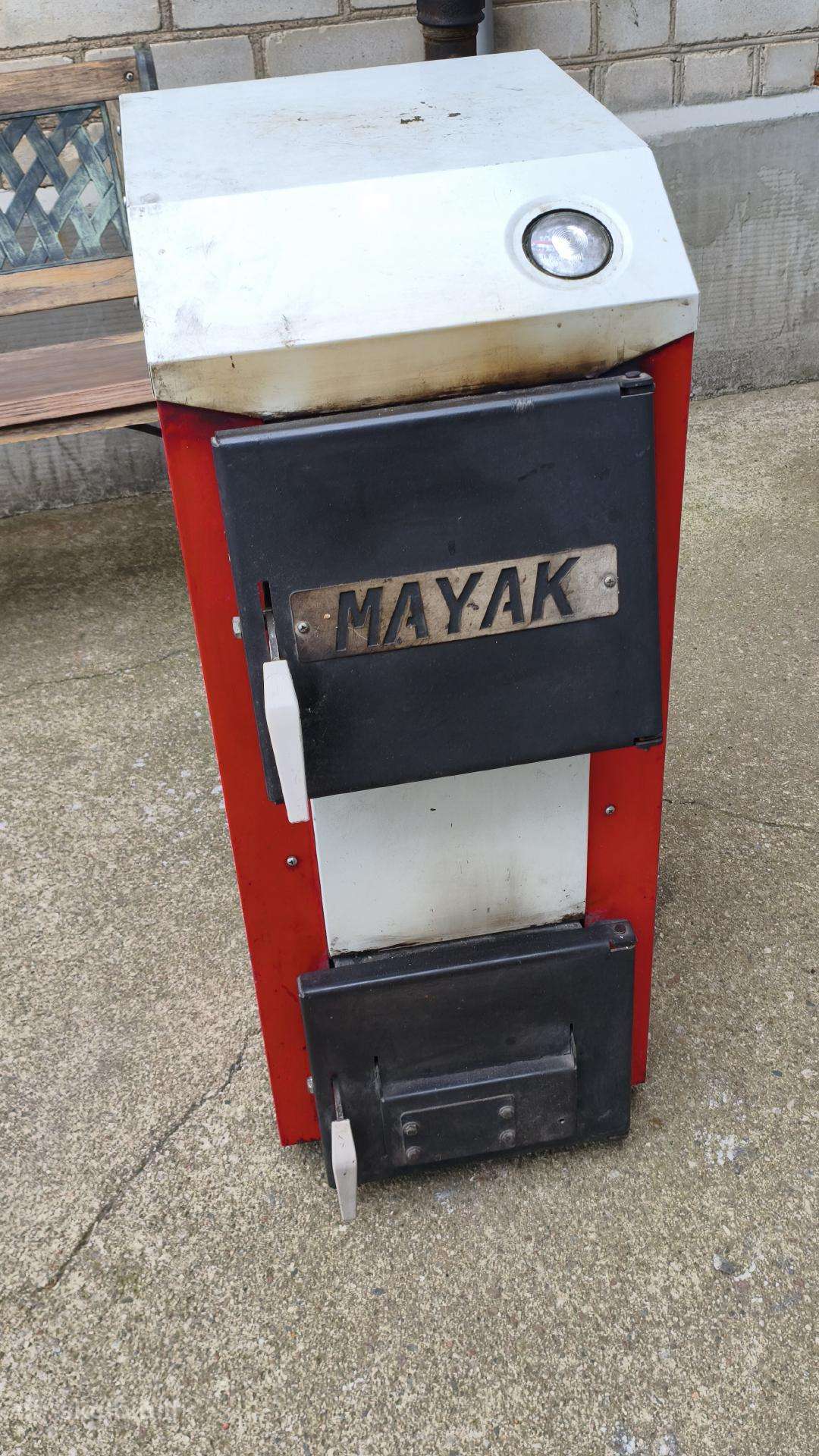 Kieto kuro katilas (šildymo katilas) 12 kw