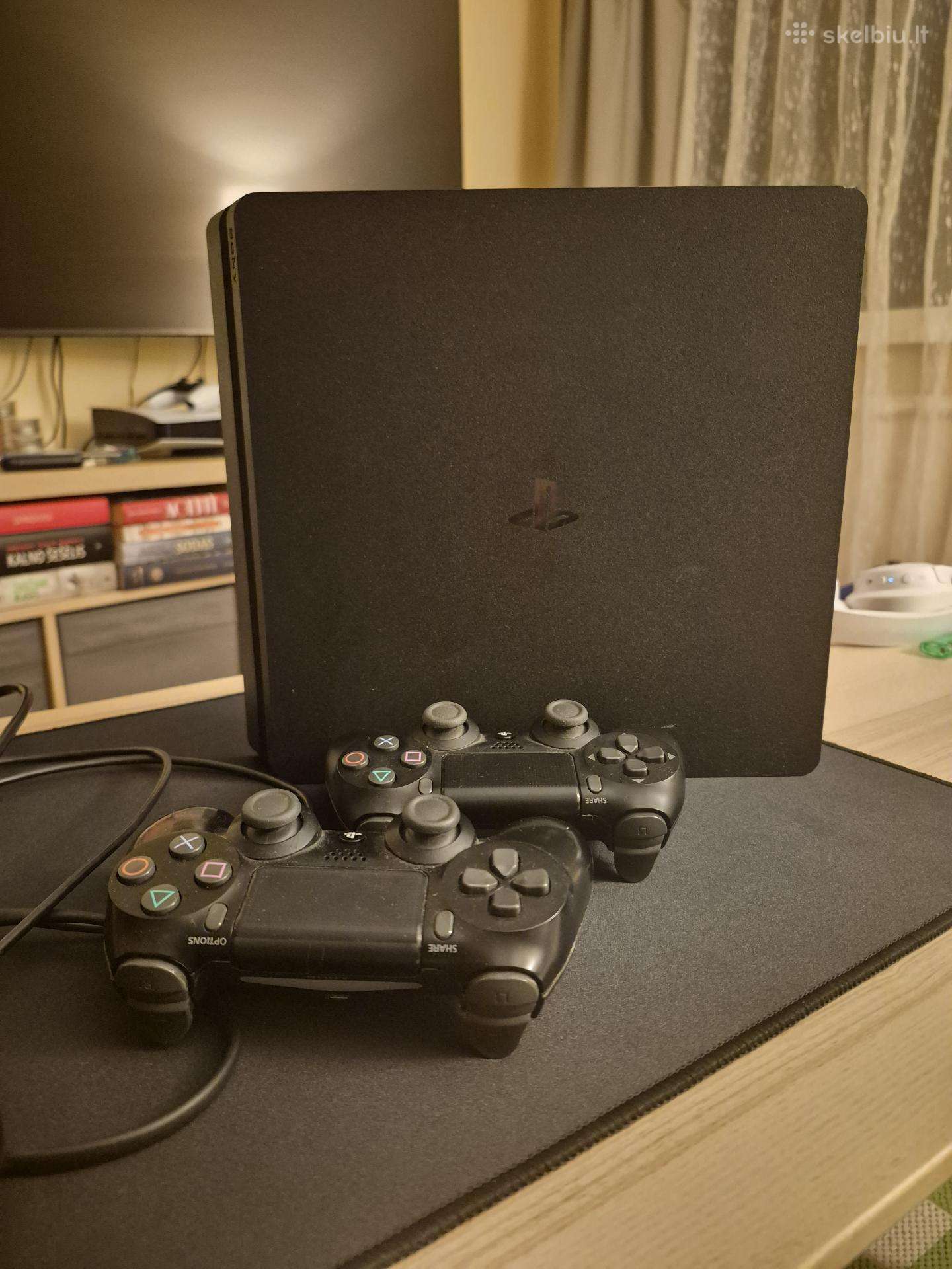 Sony Playstation 4 (Ps4) 1 TB + 2 pulteliai