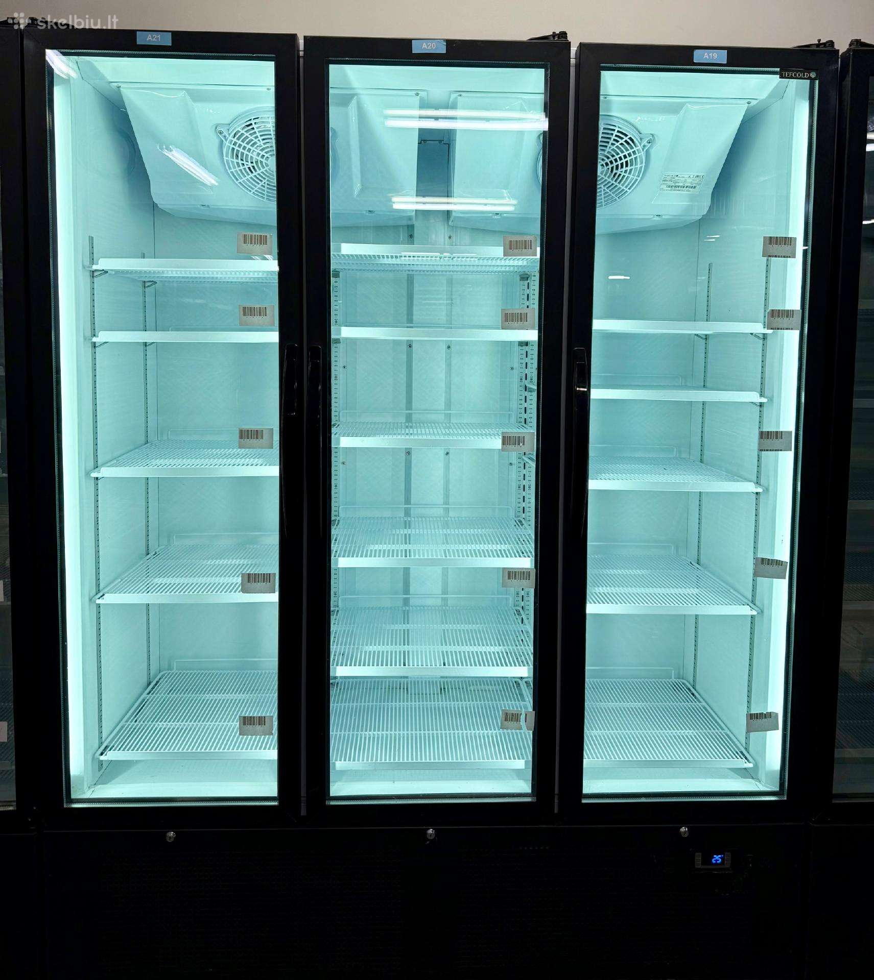 3 durų šaldytuvas-vitrina Tefcold Fs160