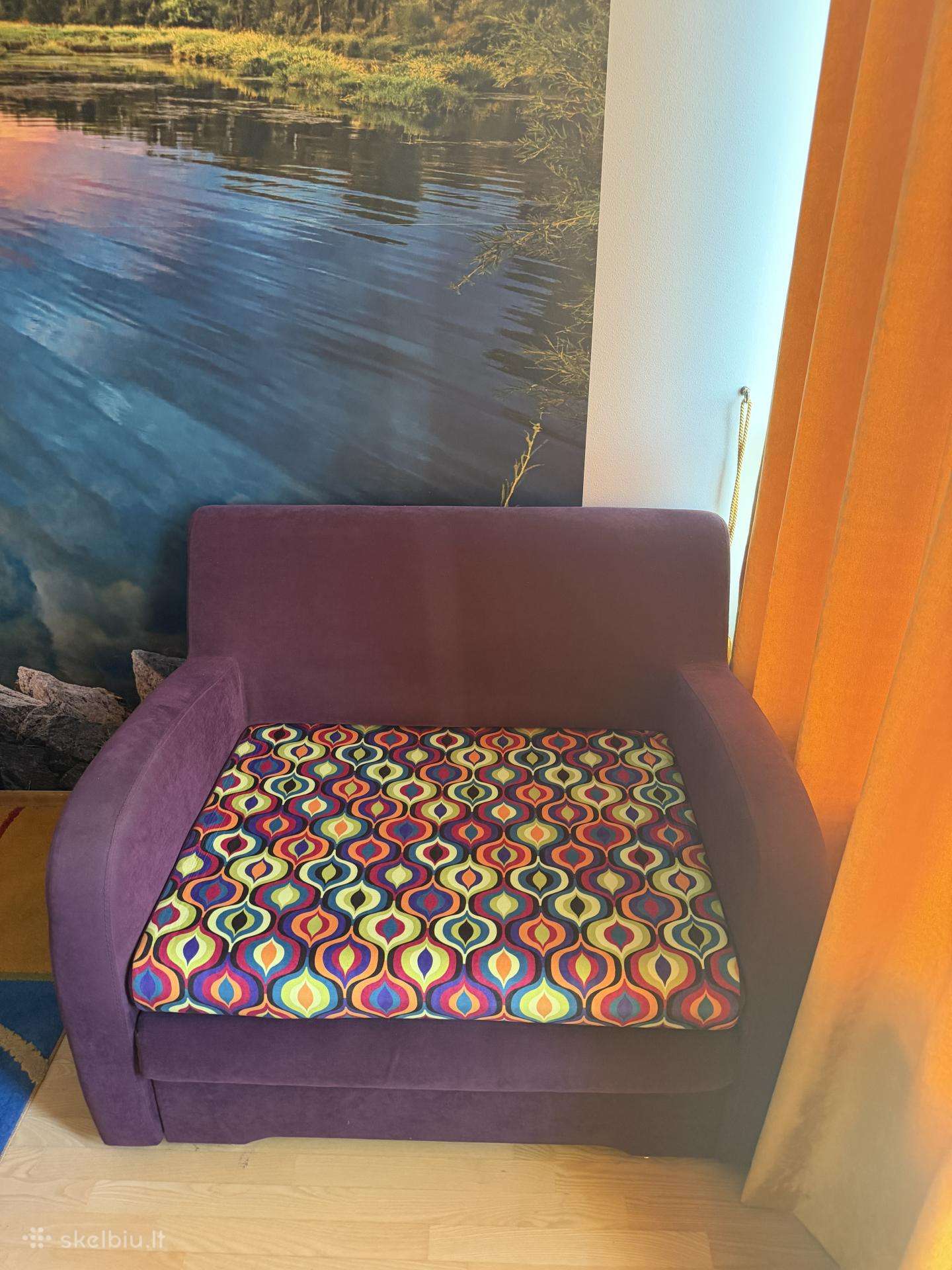 Violetinė viengulė sofa/ lova