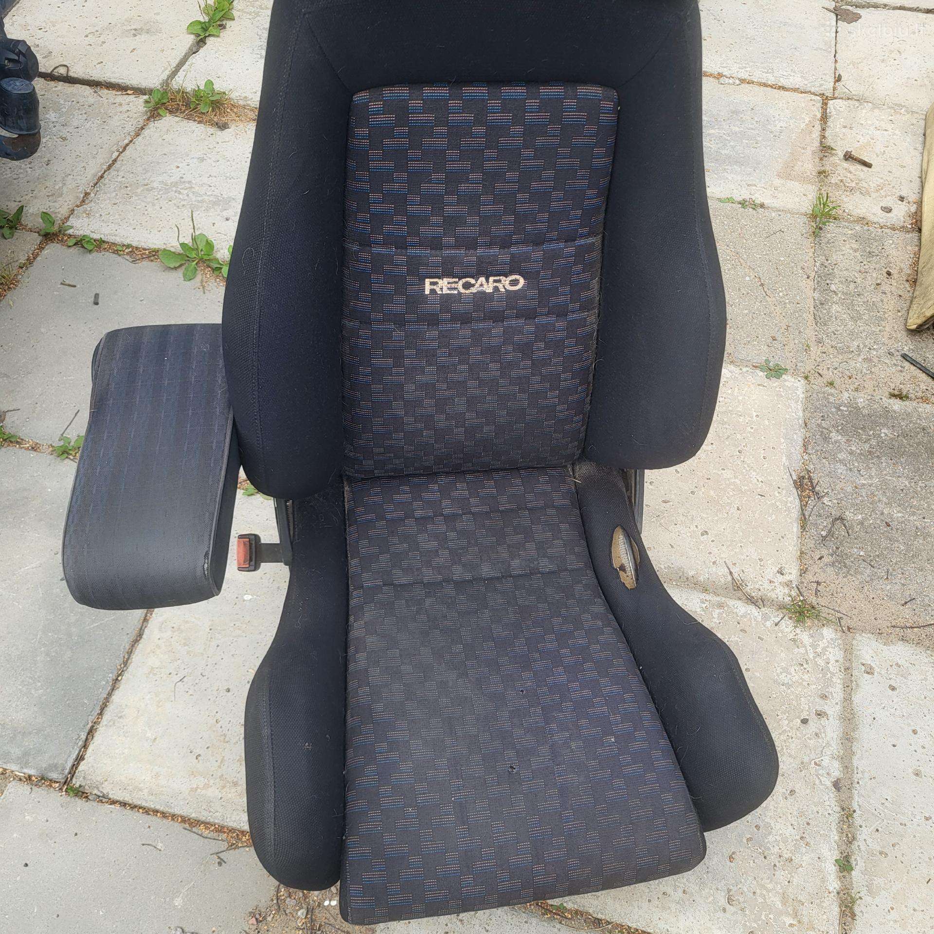 Recaro sedyne. Lopsiai sport