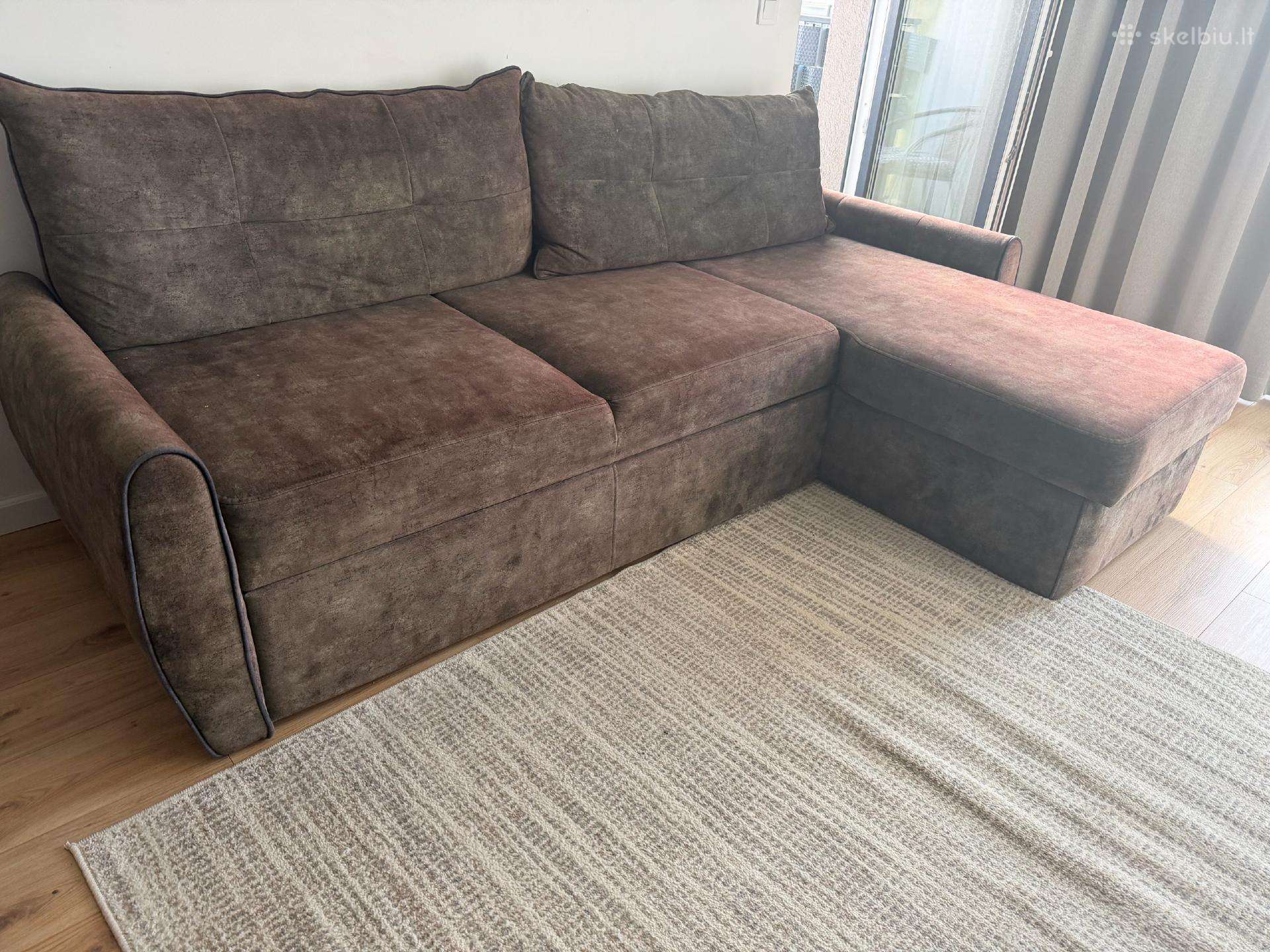 Kampinė sofa-lova su miegojimo funkcija