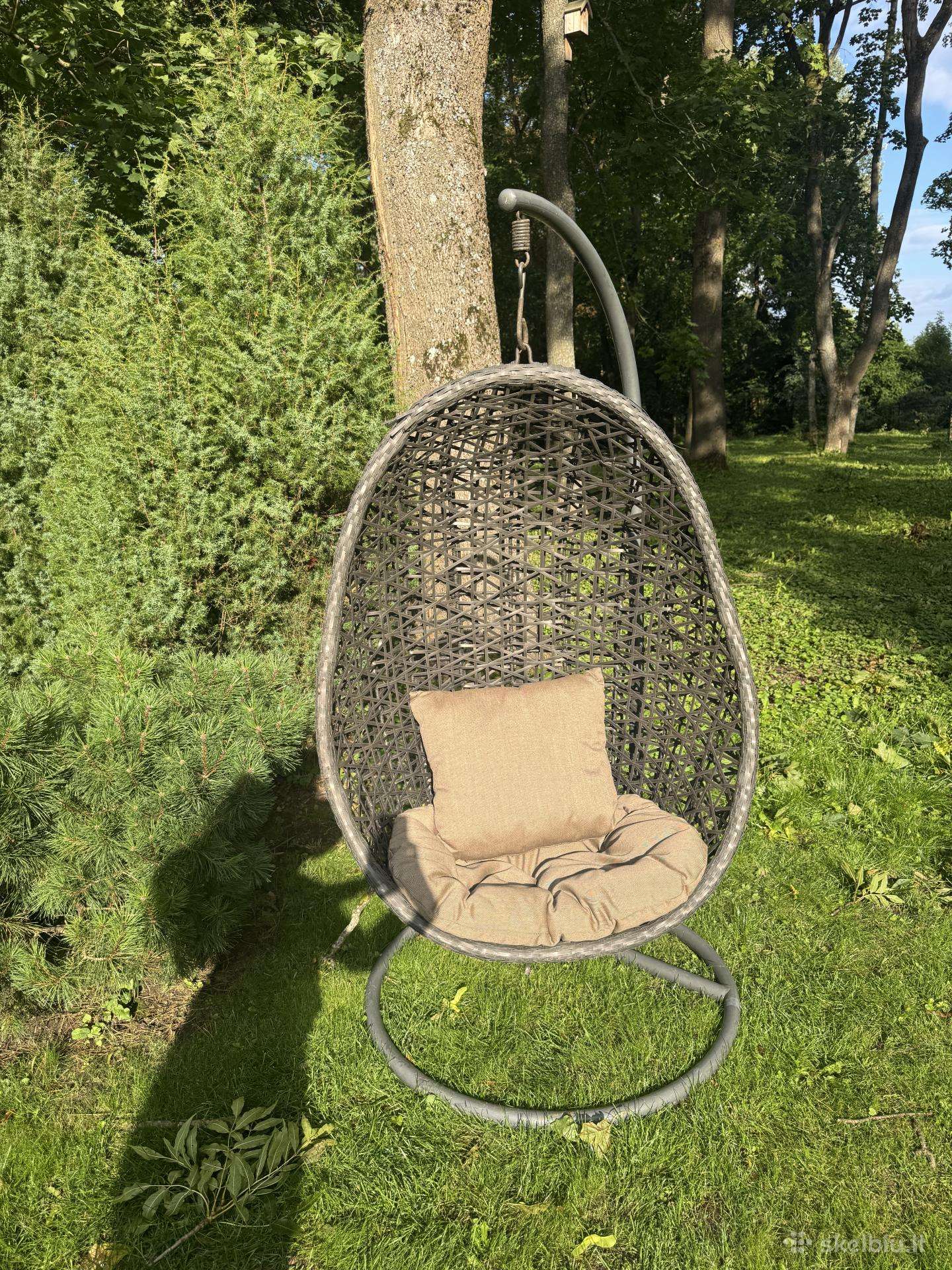 Pakabinamas supamas krėslas