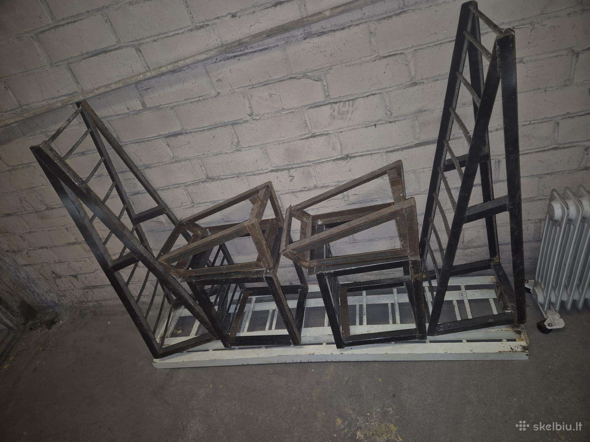 Tvirta patikima rampa su prailginimais. 250eur.