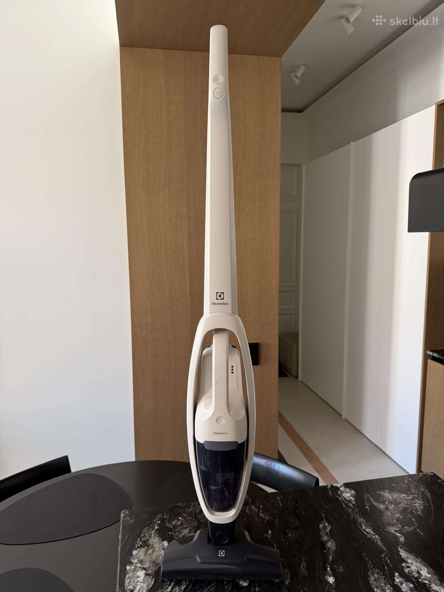 Dulkių siurblys šluota - Electrolux Es31cb18sh