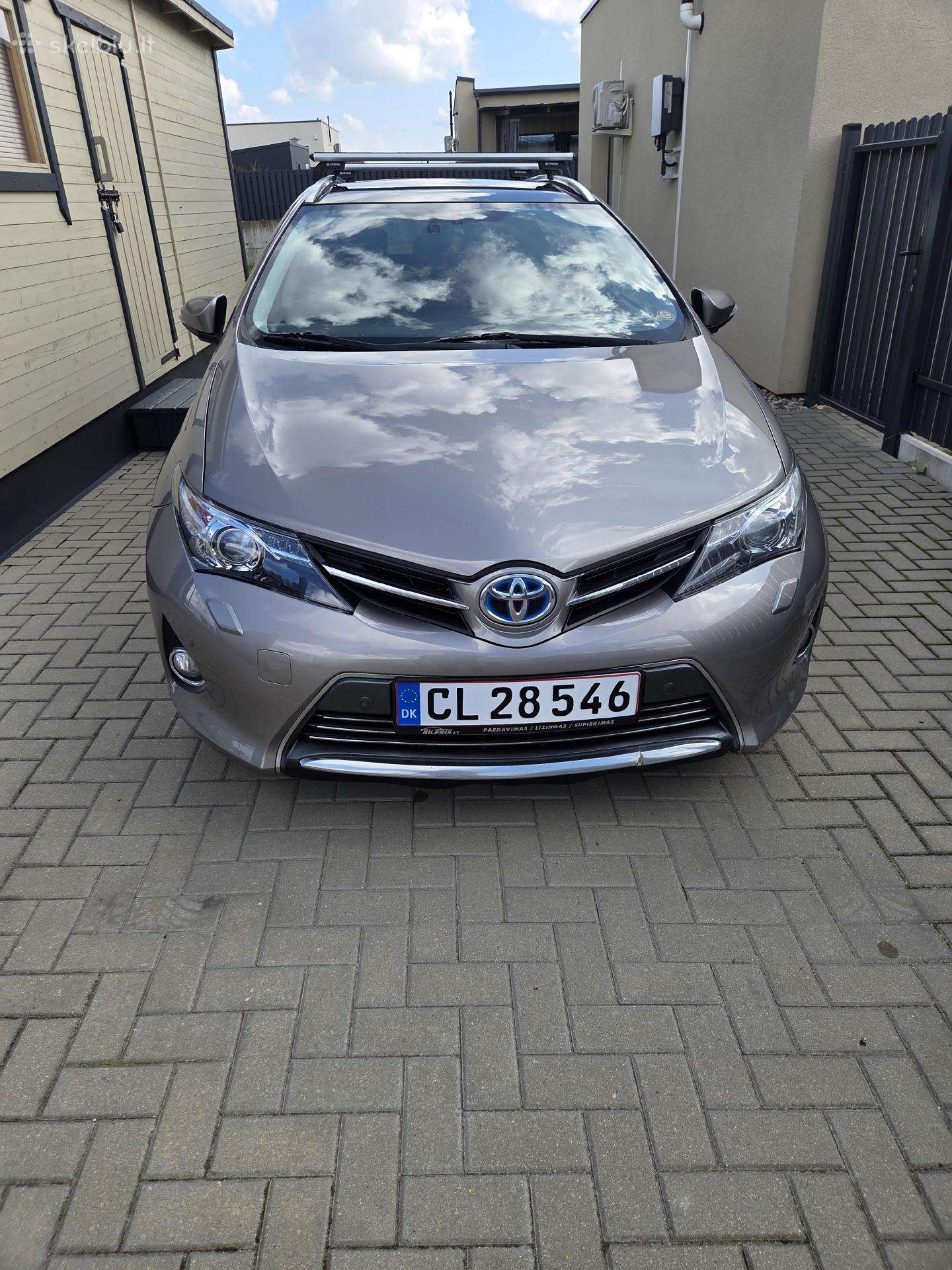 Toyota Auris Touring Sports (2014 m.), 1.8l Hibrid