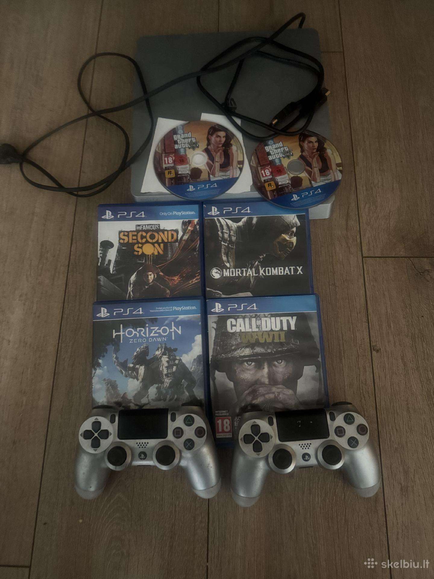 Sony Playstation 4 nebrangiai pilnas komplektas
