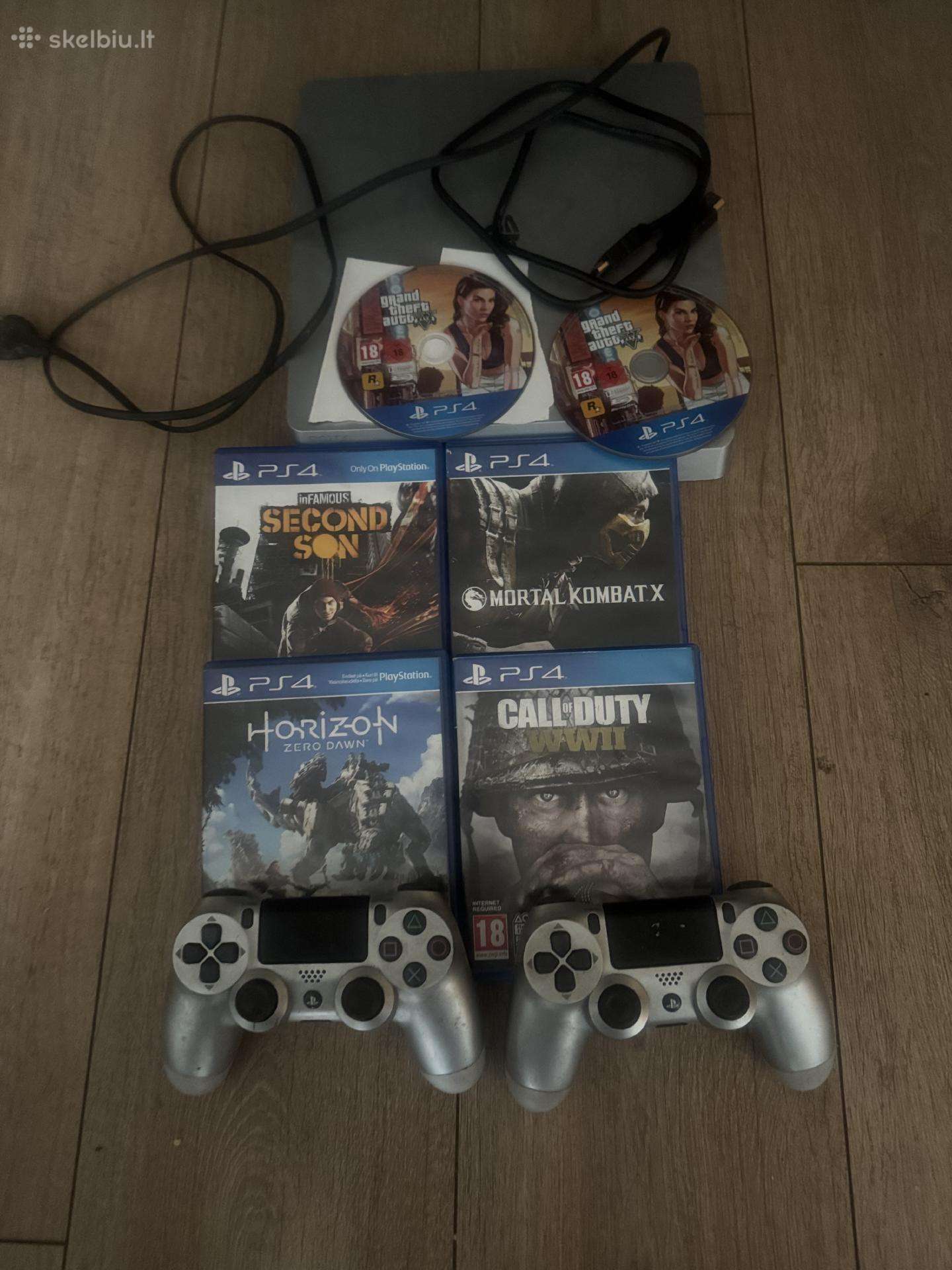 Sony Playstation 4 su žaidimais