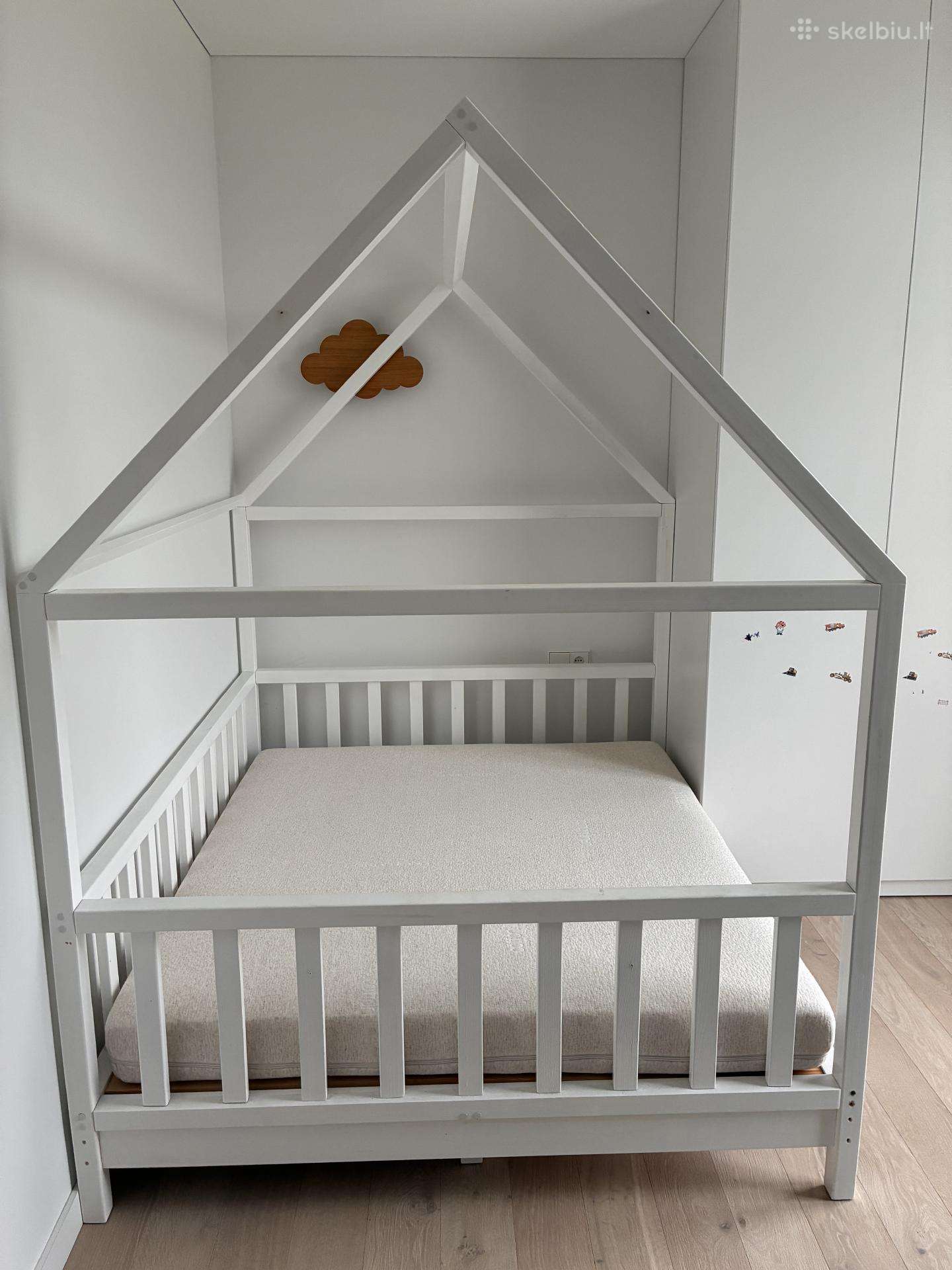 Balta lova namelis 146x170