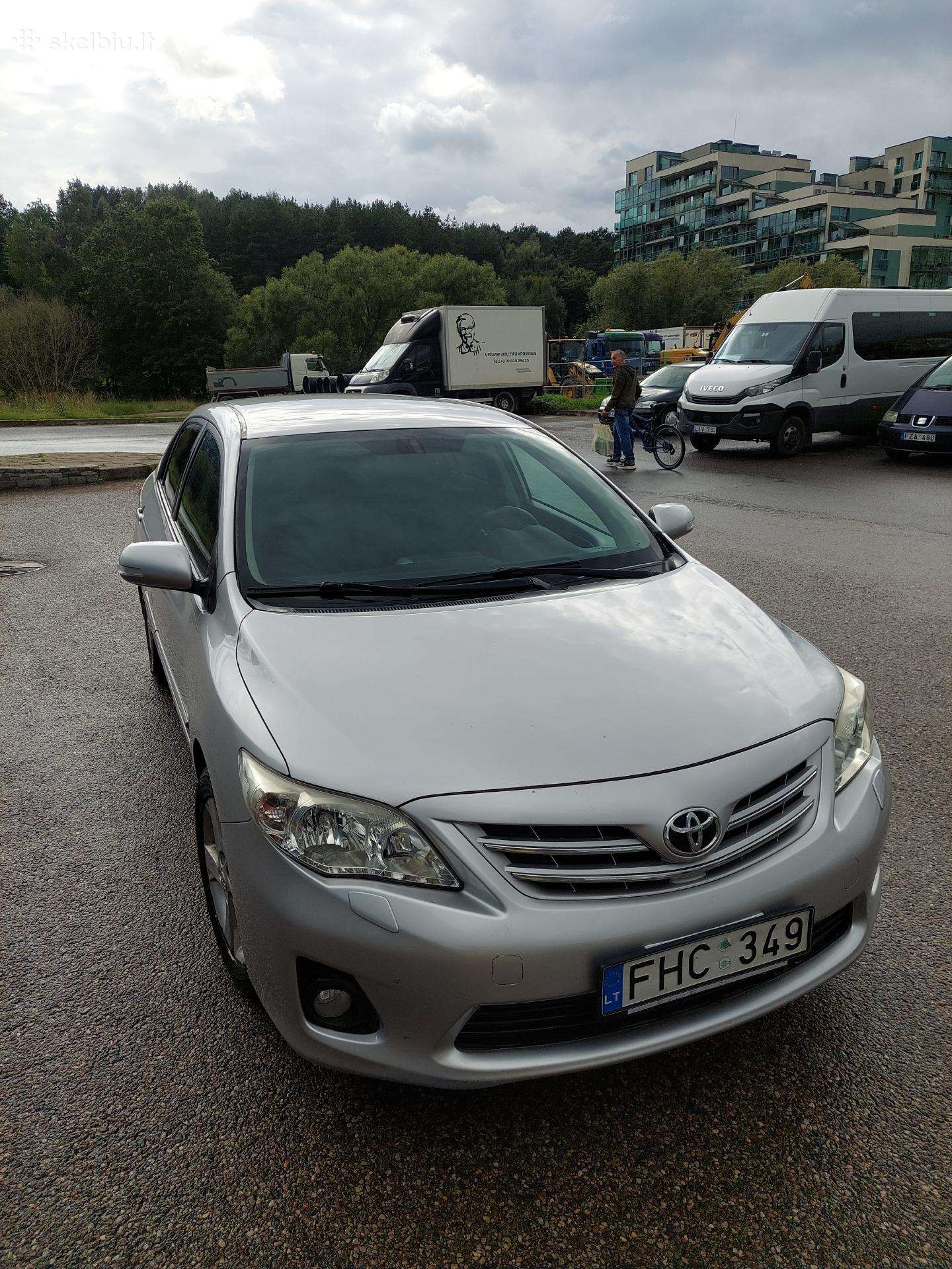 Parduodu automobilį.