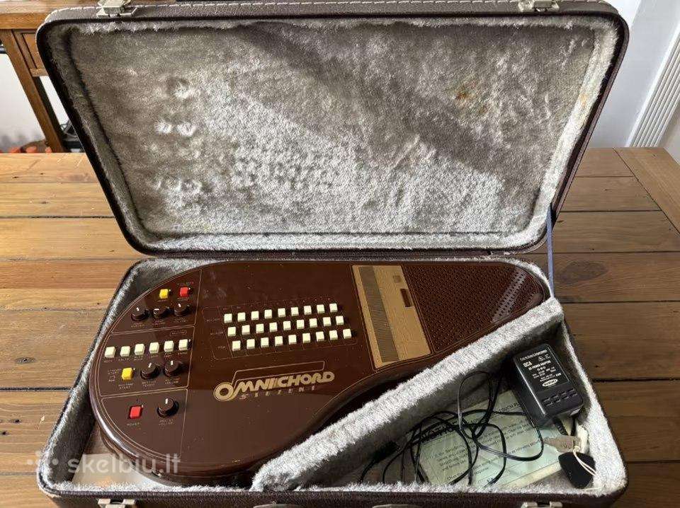 Suzuki Omnichord Om-27