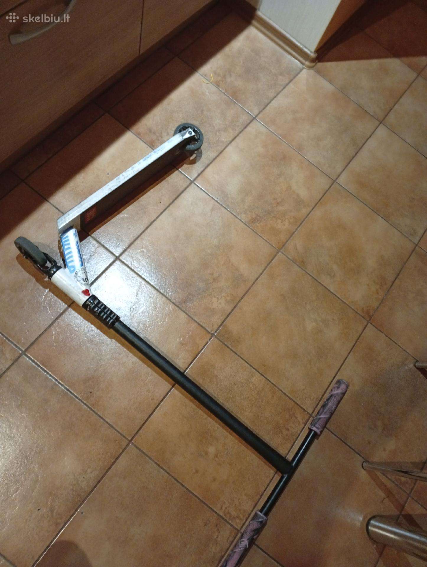 Custom triukinis paspirtukas ethic v2 vairas