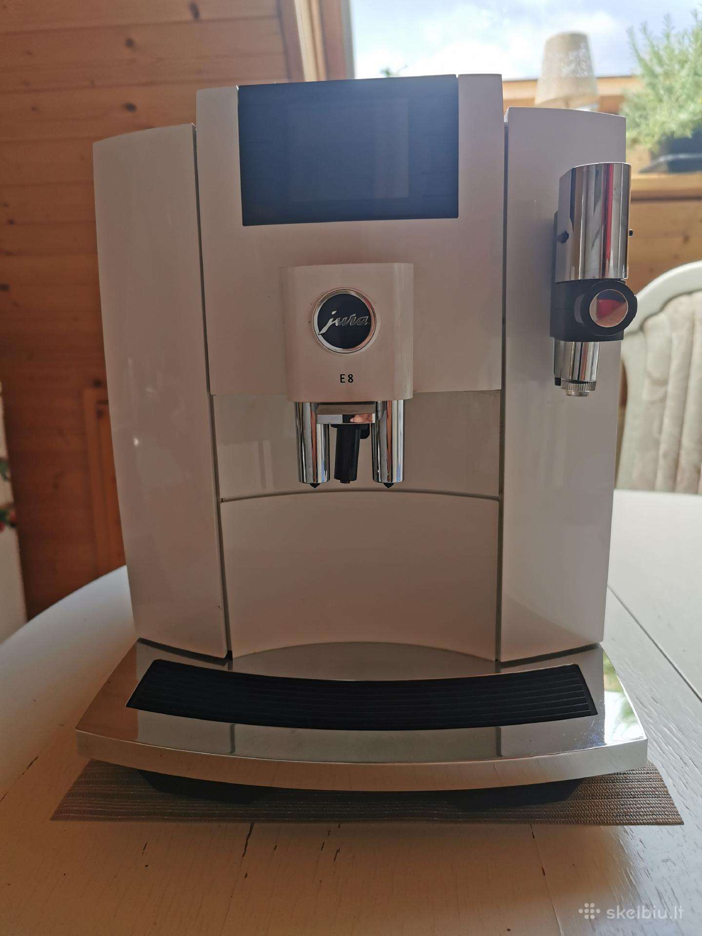 Jura E8 (eb) White