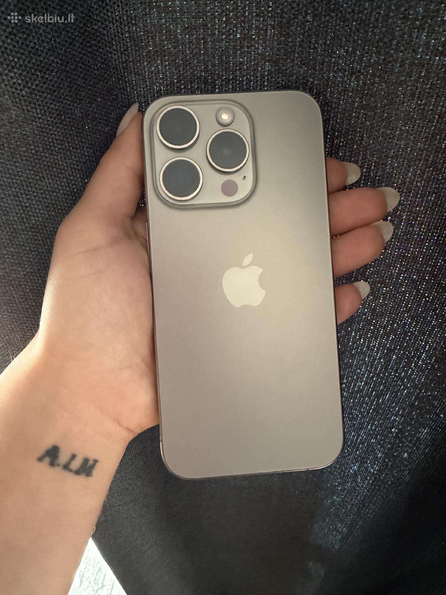 iPhone 15 pro 128gb