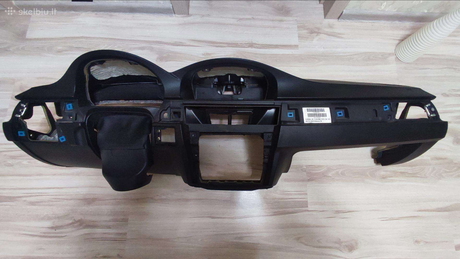Bmw E9x panelė