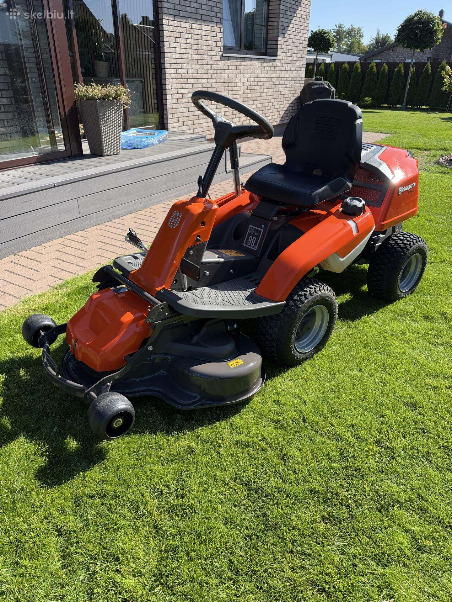 Sodo traktoriukas Husqvarna rider r214c
