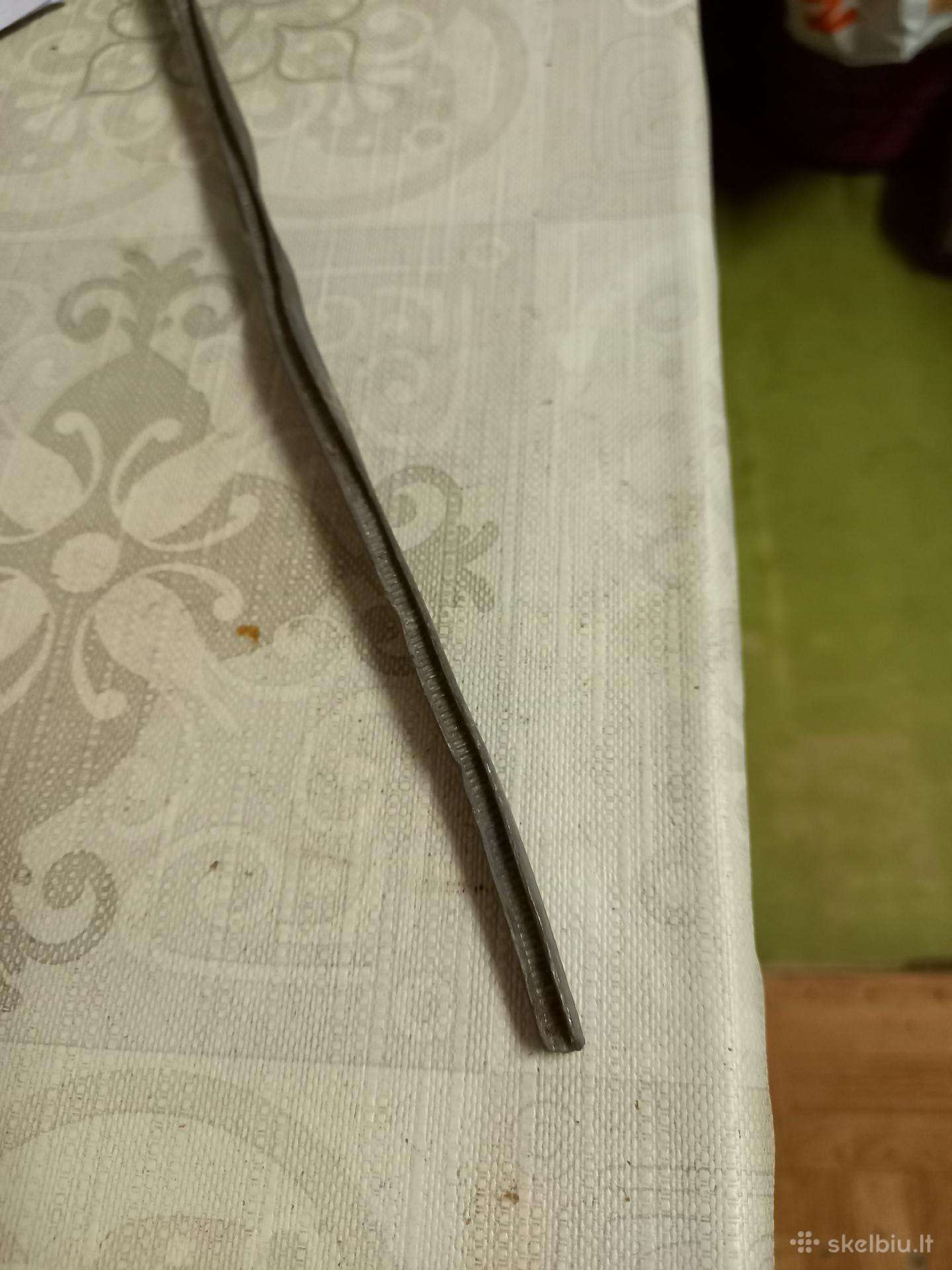 Švino loveliai vitražiniams langams gaminti