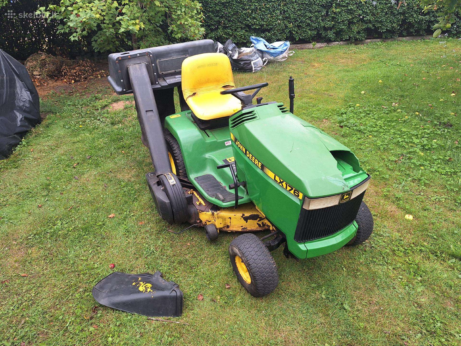 John Deere Lx176 Sodo traktoriukas Kawasaki 14hp